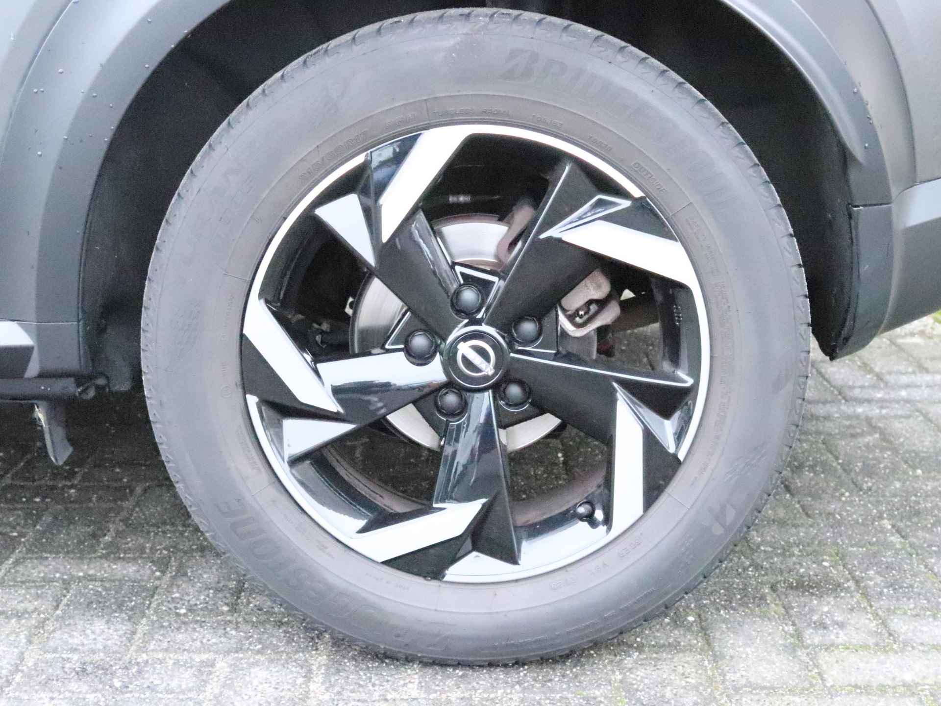 Nissan Juke 1.6 Hybrid 143 N-Connecta - 22/31