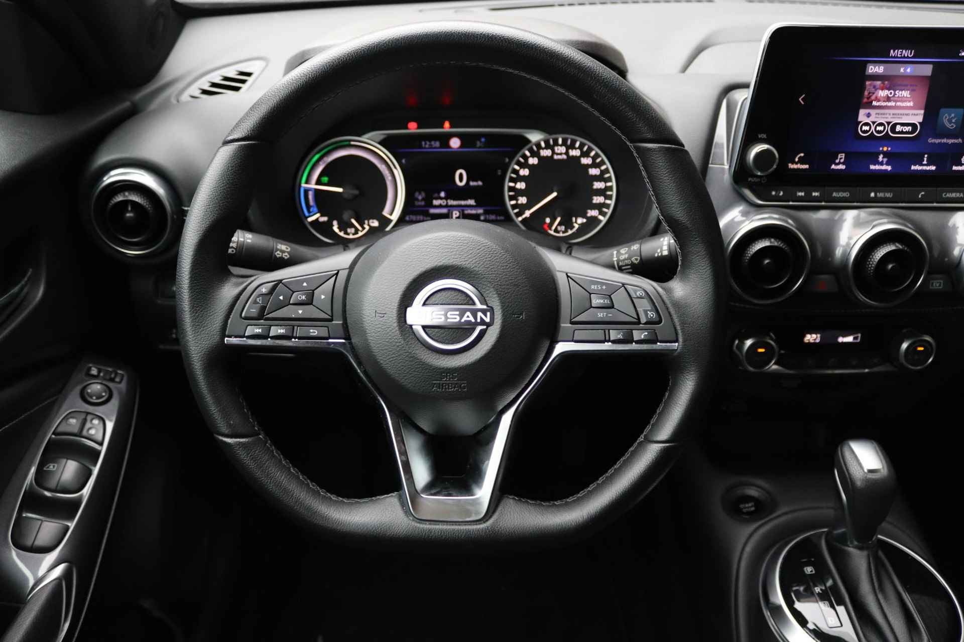 Nissan Juke 1.6 Hybrid 143 N-Connecta - 29/31