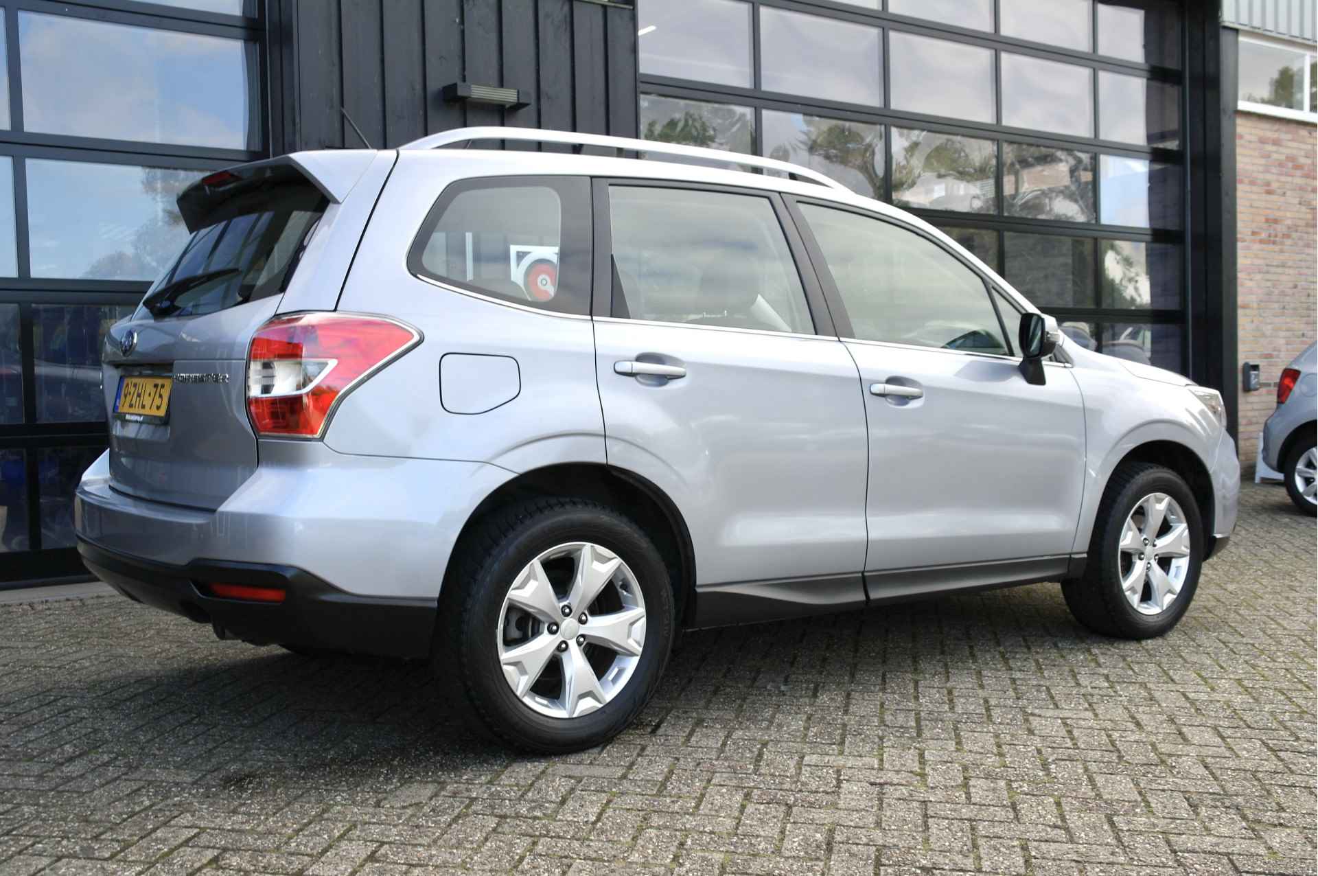 Subaru Forester 2.0 Luxury Automaat | NL-Auto | Leder | Cruise | Camera | Navi - 3/39