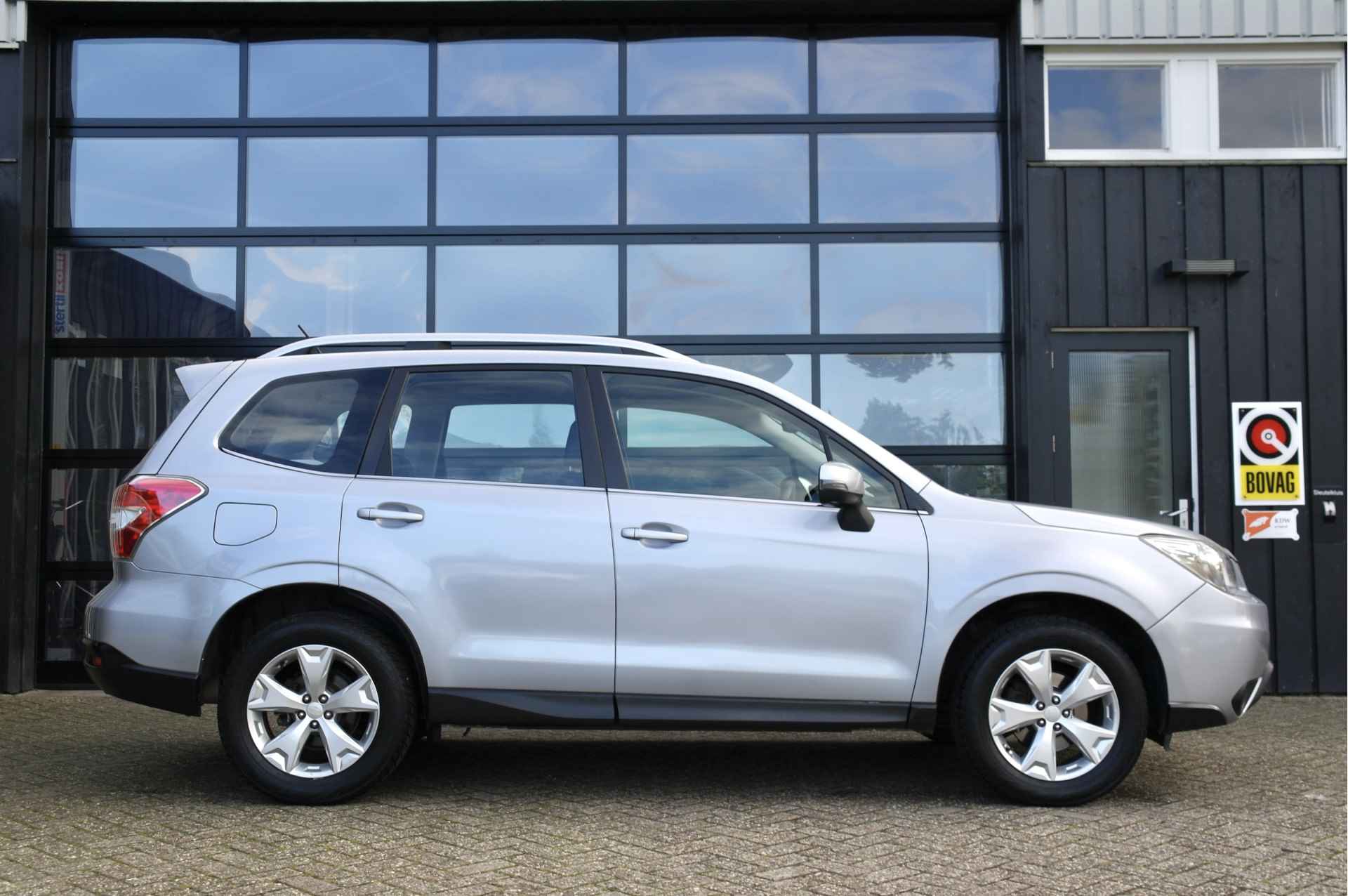 Subaru Forester 2.0 Luxury Automaat | NL-Auto | Leder | Cruise | Camera | Navi - 4/39