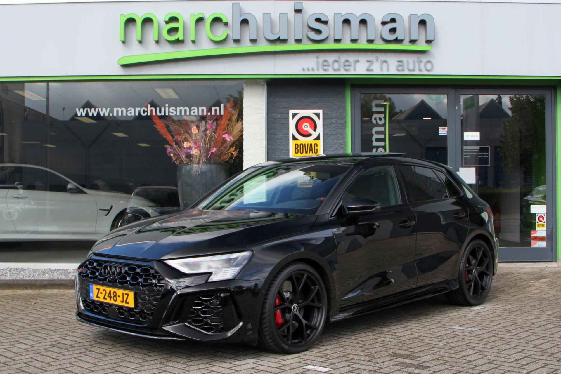 Audi RS3 Sportback 2.5 TFSI quattro / AKRAPOVIC / EVENTURI / PANODAK - 1/54