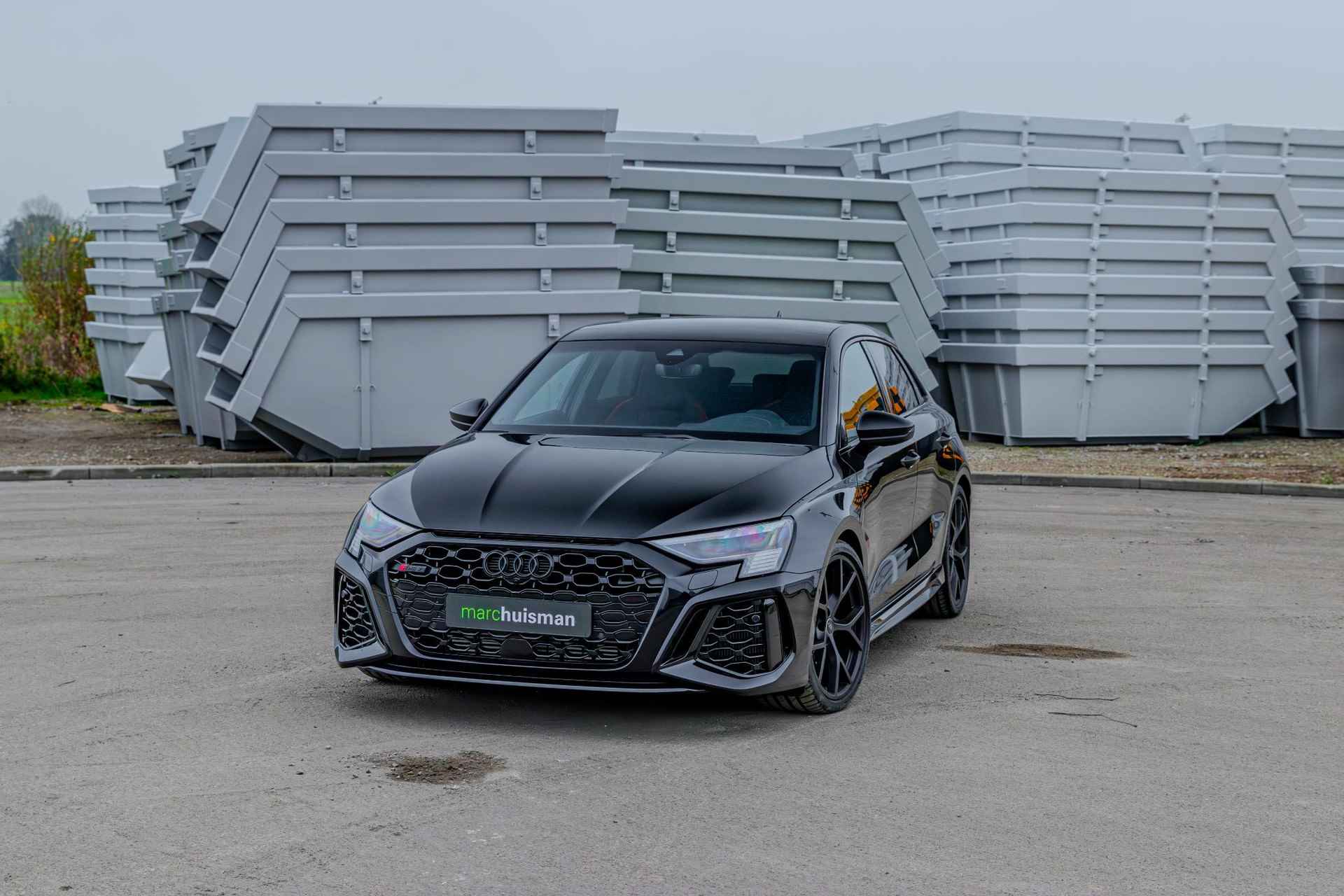 Audi RS3 Sportback 2.5 TFSI quattro / AKRAPOVIC / EVENTURI / PANODAK - 17/95