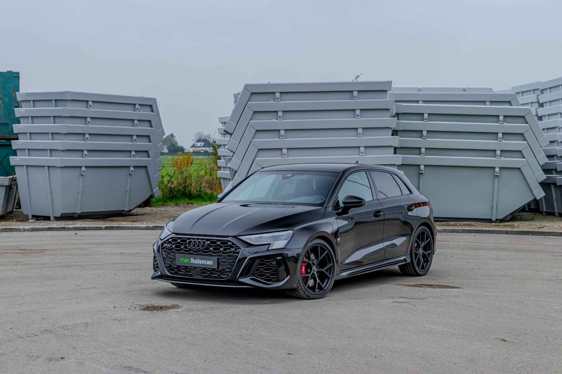 Audi RS3 Sportback 2.5 TFSI quattro / AKRAPOVIC / EVENTURI / PANODAK - 66/95