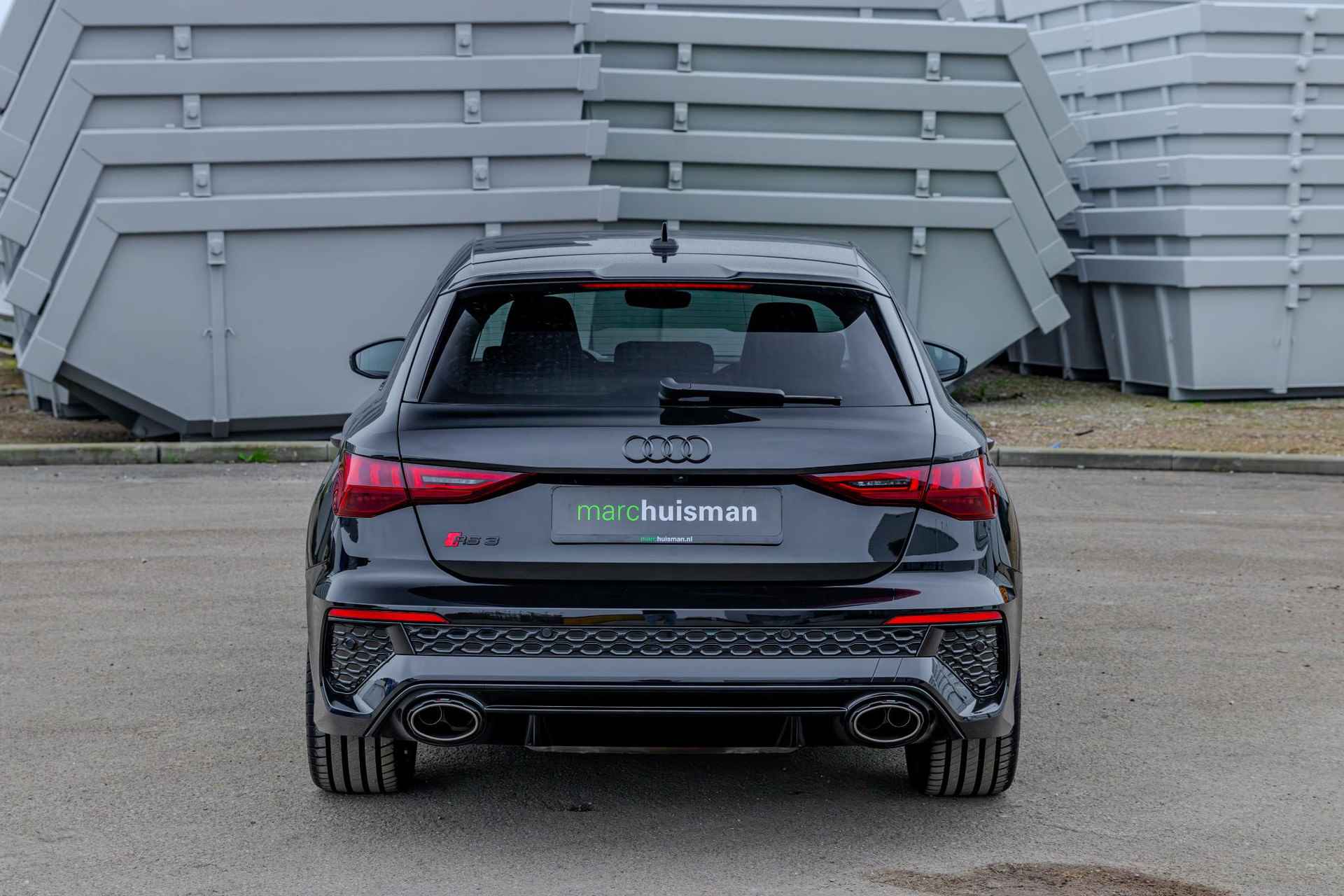 Audi RS3 Sportback 2.5 TFSI quattro / AKRAPOVIC / EVENTURI / PANODAK - 72/95