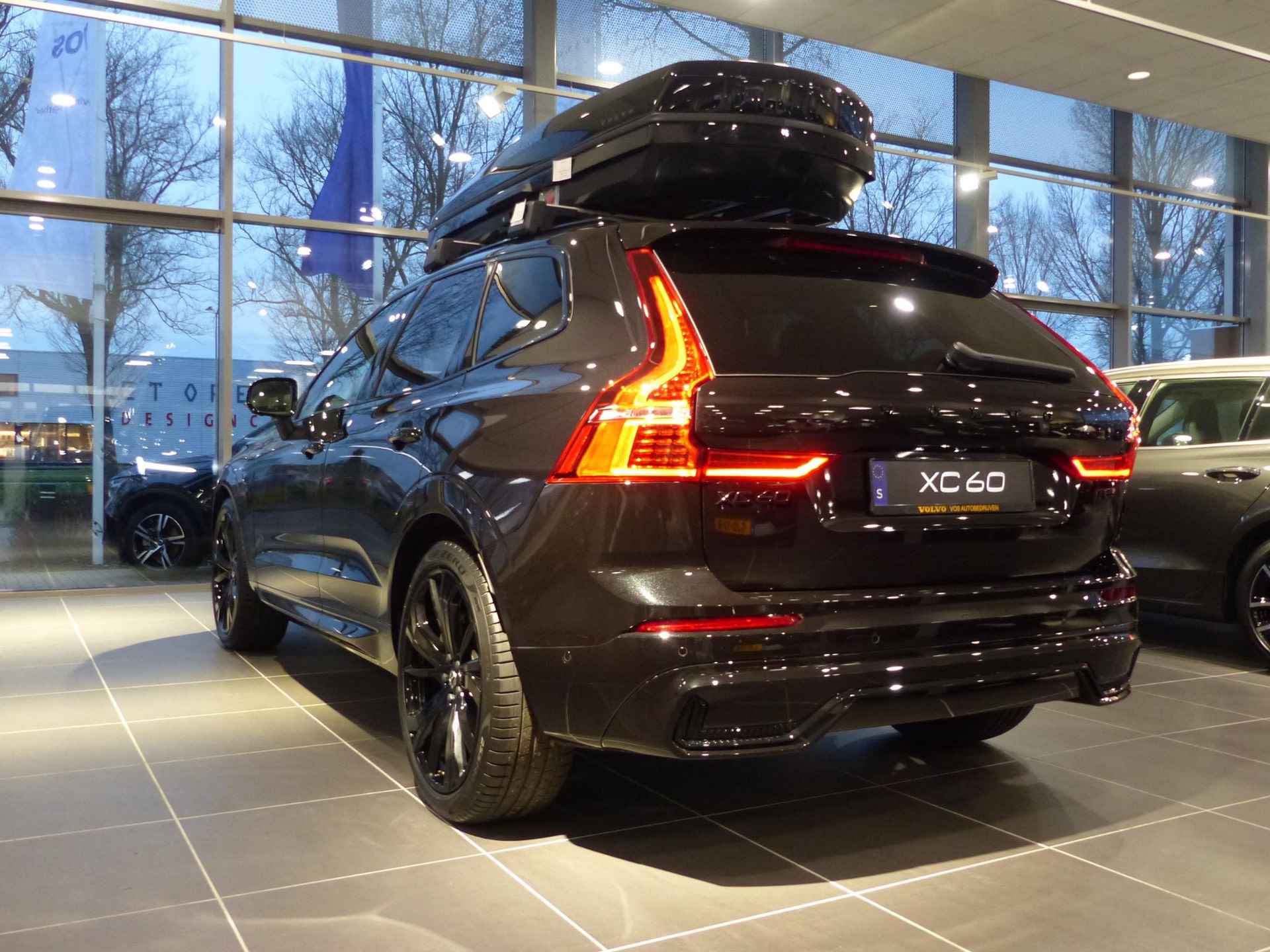 Volvo XC60 T8 Plug-in hybrid AWD Ultra Black Edition - 4/12