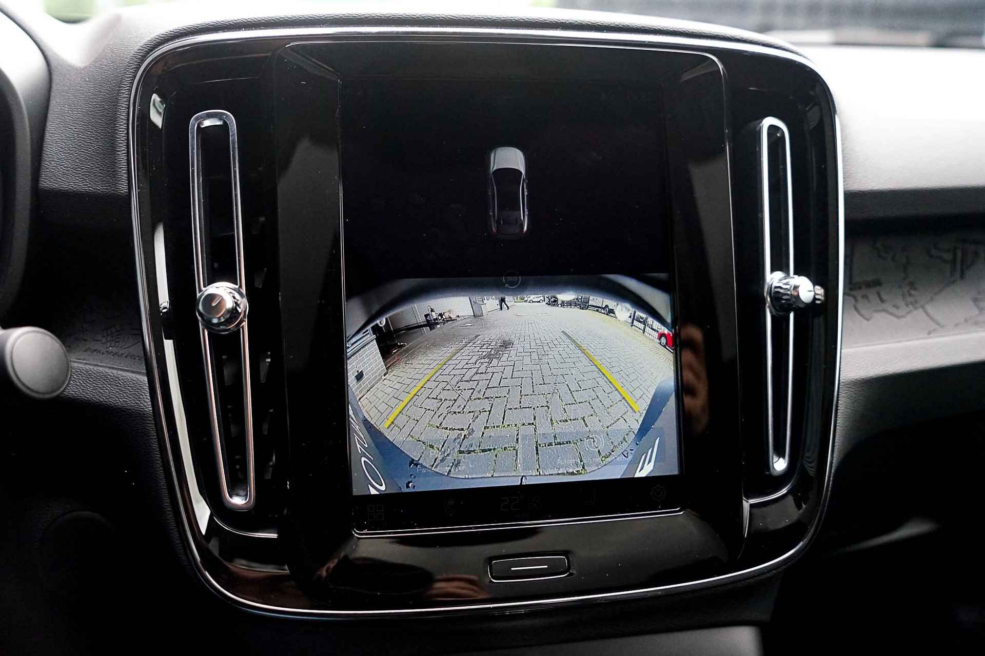 Volvo C40 Single Motor Extended Range Ultimate 82 kWh Panoramadak | Warmtepomp | 360 Camera |  Elektrische Stoelen | Harman/Kardon | 20" Diamond Velgen | - 24/29