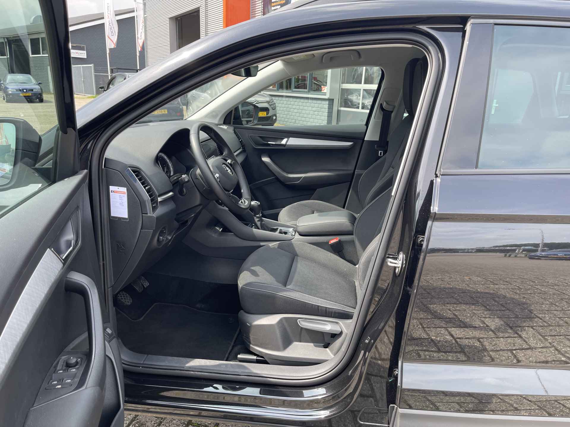 Škoda Karoq 1.0 TSI Business Edition Apple/Android Carplay / Trekhaak wegklapbaar / Electr. achterklep / Keyless / Led verlichting / Parkeer - 11/24