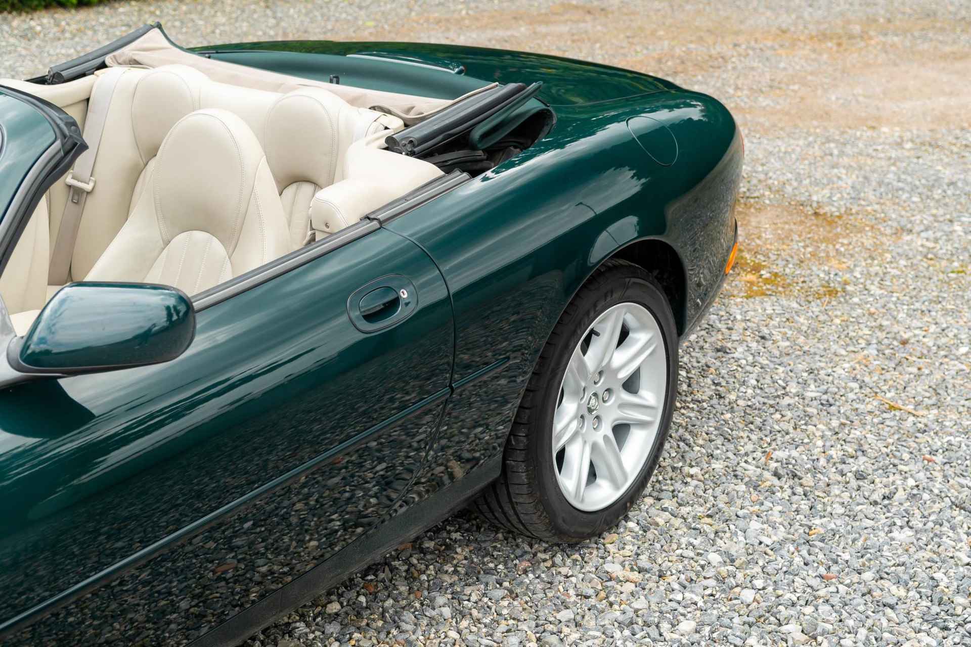 Jaguar XK8 4.0 V8 Convertible 284pk - 23/34