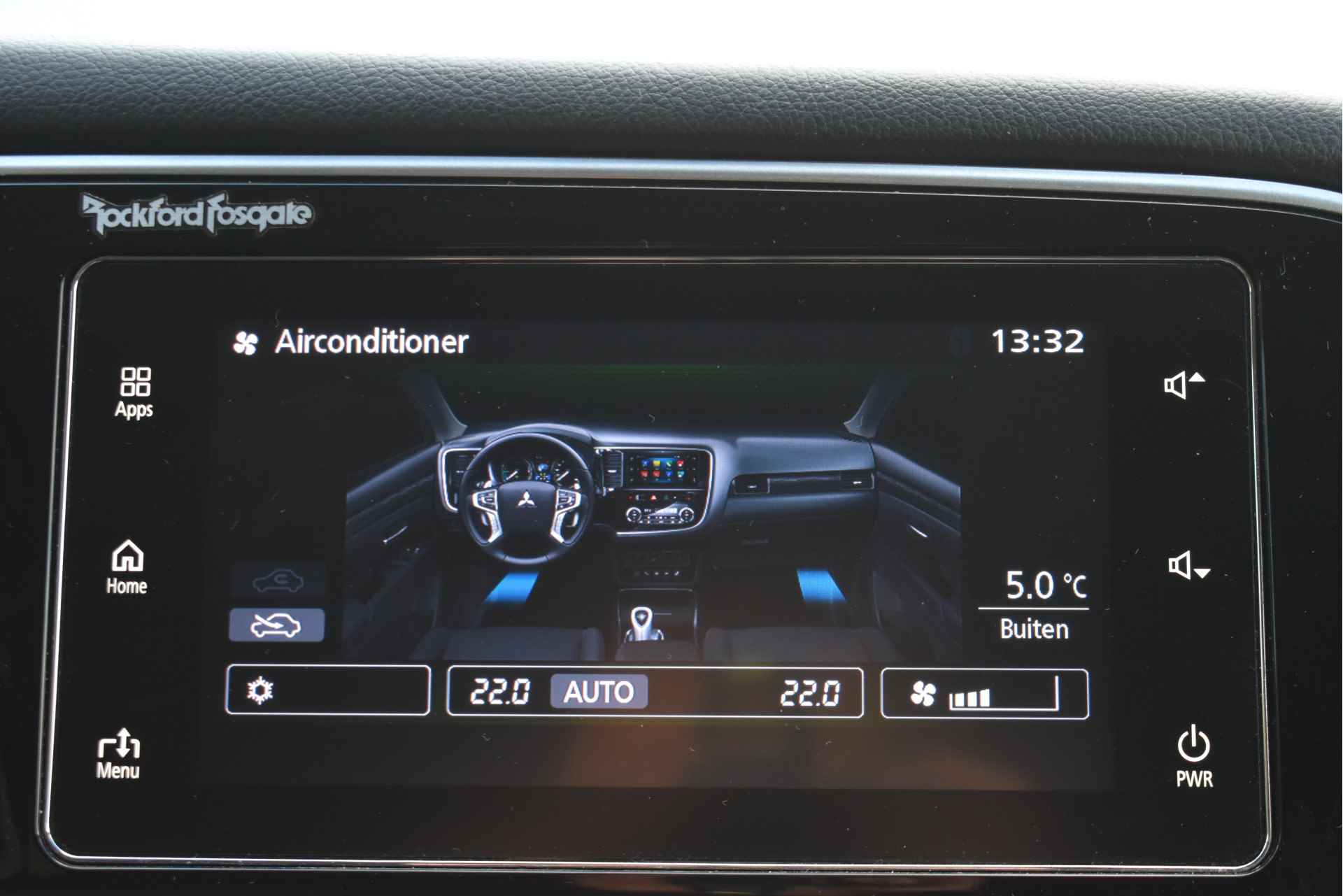 Mitsubishi Outlander 2.0 PHEV Premium 203PK 4WD | NL-Auto | Camera | Trekhaak | Carplay | Standkachel | Keyless | Stoel- & stuurverwarming | Allweathers | LED / Xenon - 49/52