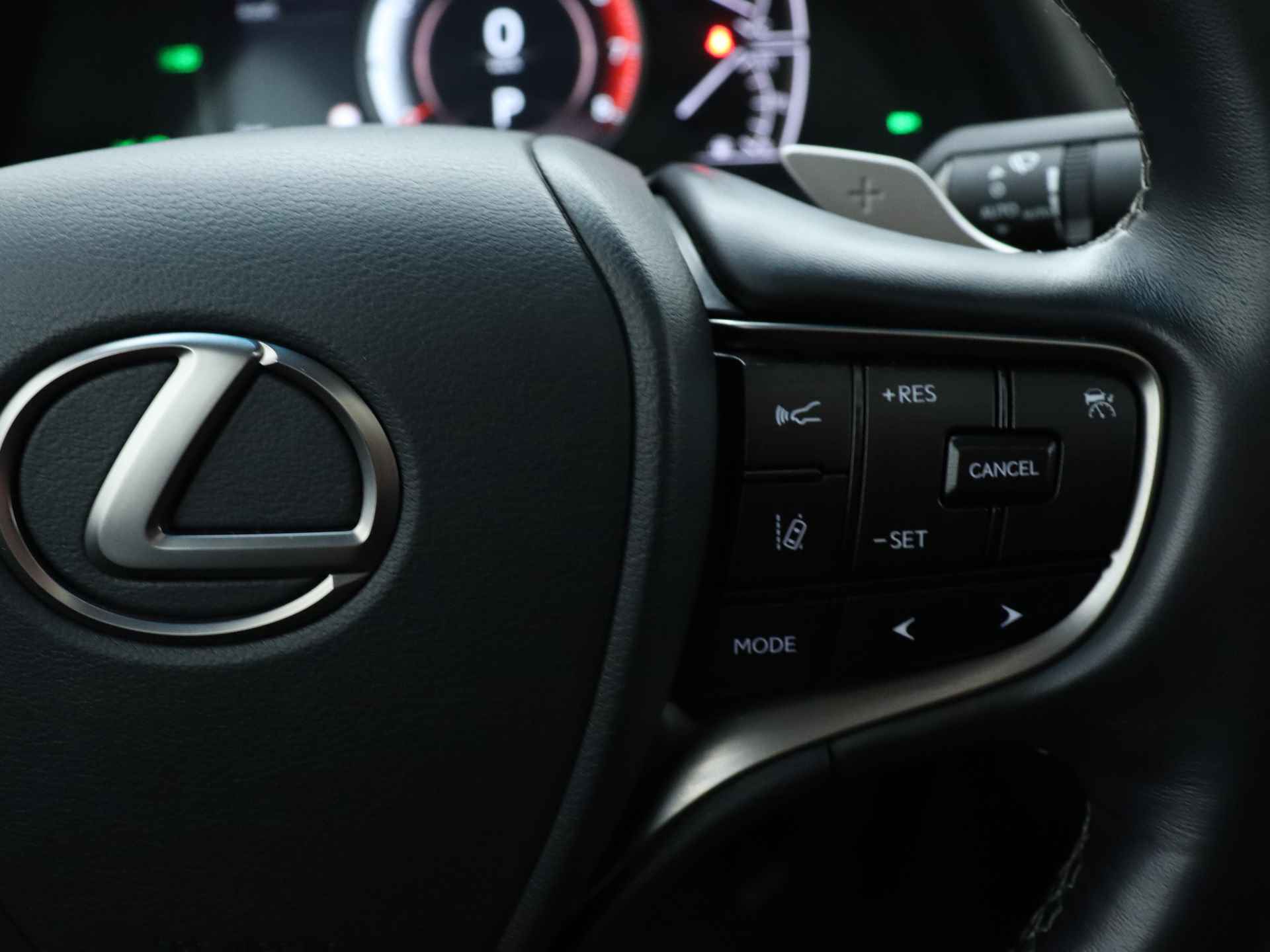 Lexus ES 300h Preference Line | Stoelverwarming | Apple CarPlay / Android Auto | Schuifdak | - 19/42