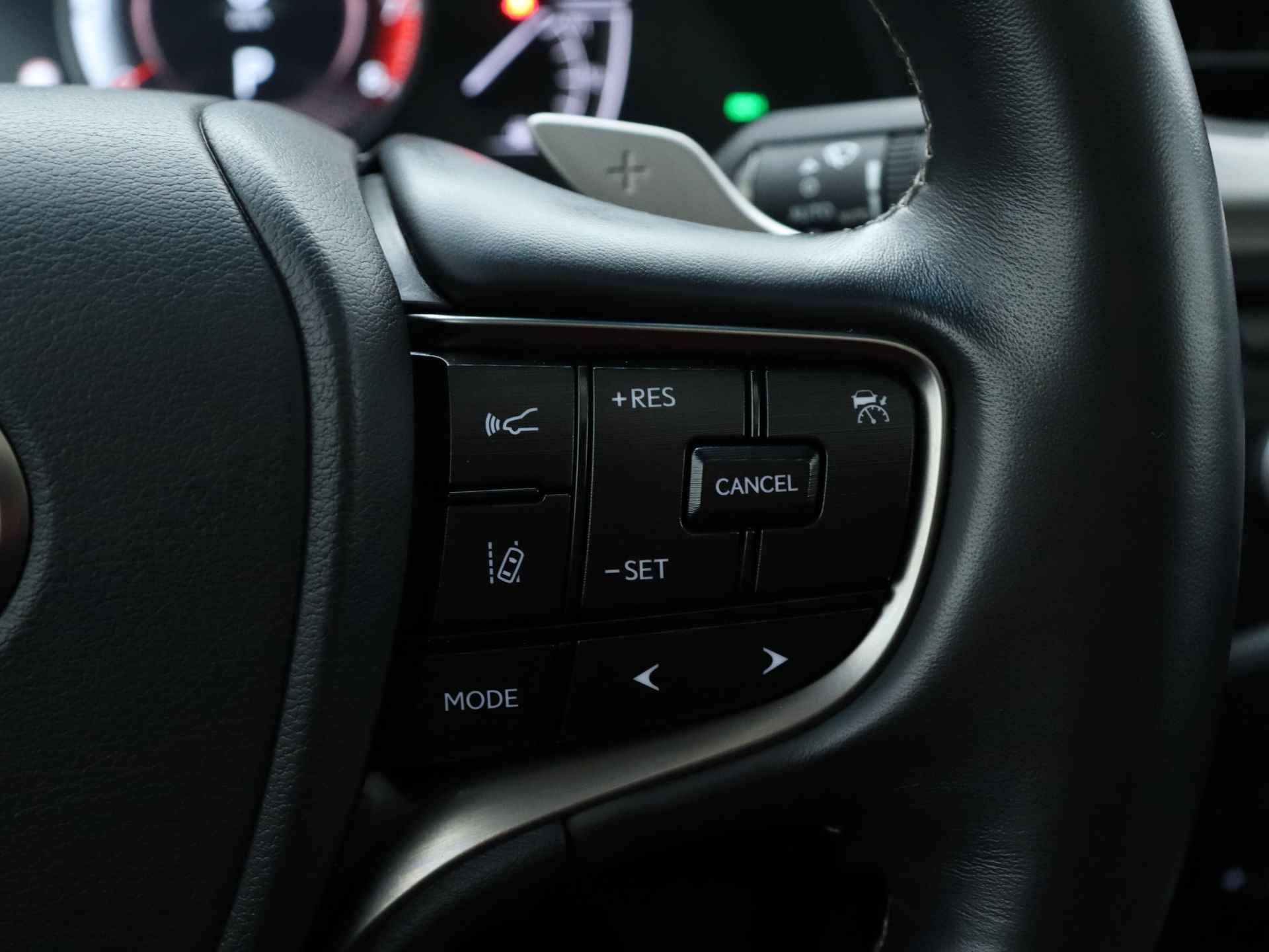 Lexus ES 300h Preference Line | Stoelverwarming | Apple CarPlay / Android Auto | Schuifdak | - 22/42