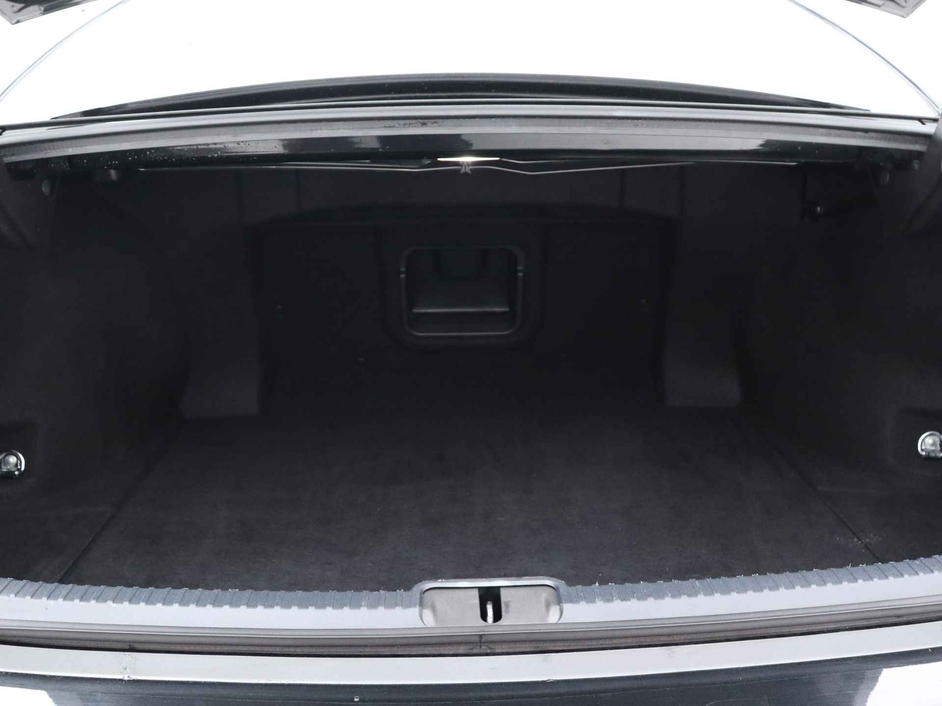 Lexus ES 300h Preference Line | Stoelverwarming | Apple CarPlay / Android Auto | Schuifdak | - 33/42