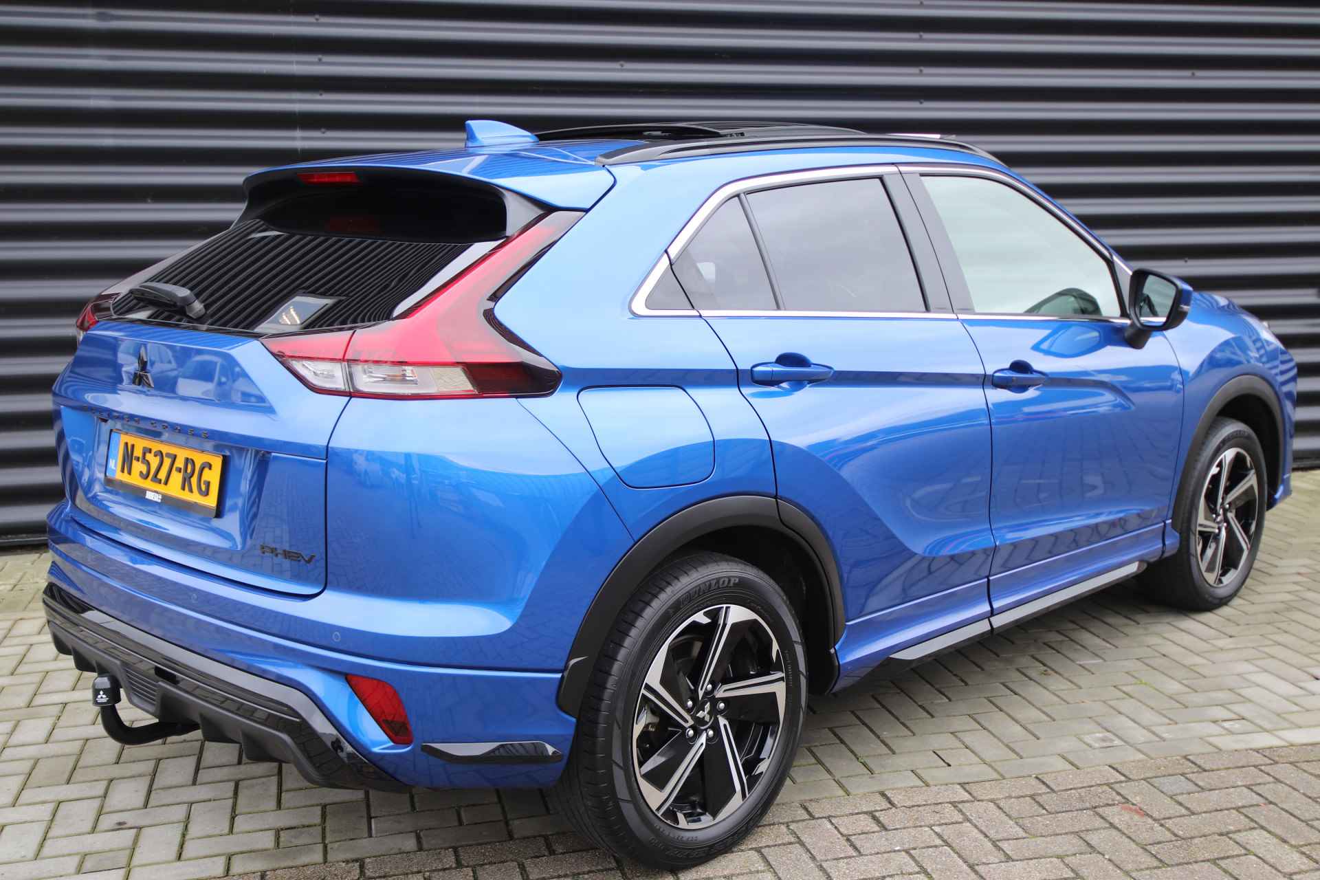 Mitsubishi Eclipse Cross 2.4 PHEV Prestige LTD Black Edition Trekhaak / Carbon-pakket / Panoramadak - 2/79