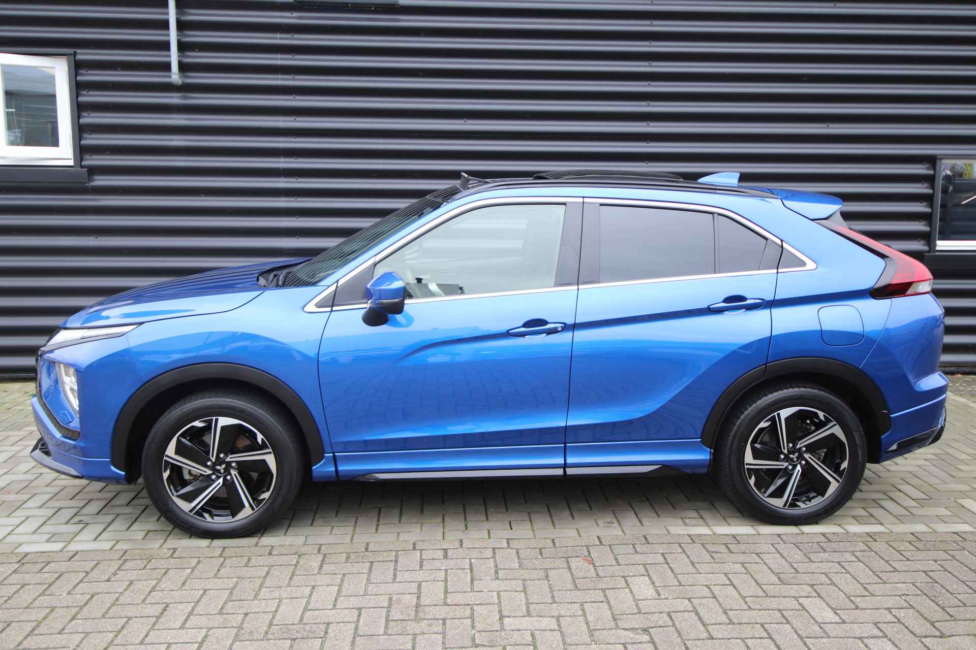 Mitsubishi Eclipse Cross 2.4 PHEV Prestige LTD Black Edition Trekhaak / Carbon-pakket / Panoramadak - 18/79