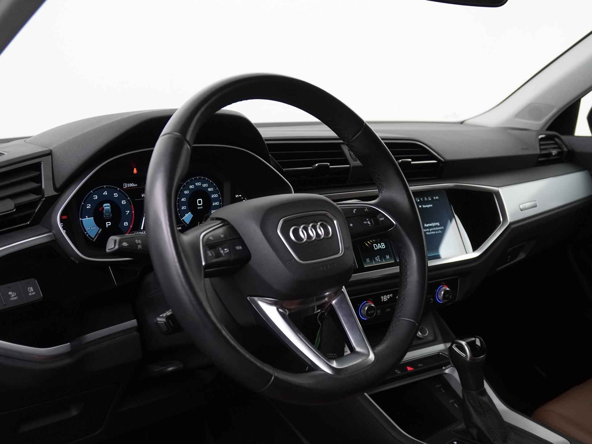 Audi Q3 35 TFSI Business Black Optic | LED | Leder | MMi Plus | Elek klep | Zondag open! - 32/37