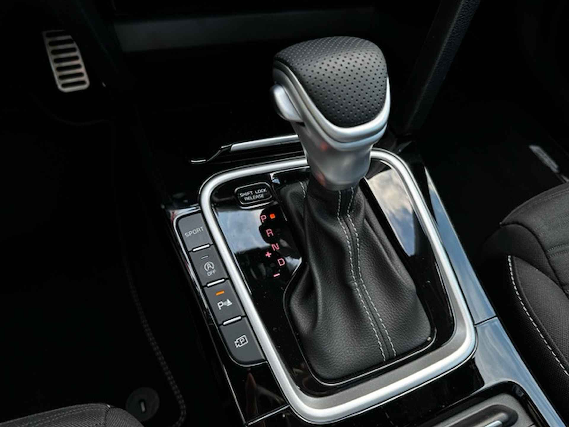 Kia Xceed 1.5 T-GDi GT-Line First Edition AUTOMAAT - Panoramadak - Navigatie - Adaptieve Cruise Control - Stoel-/stuurverwarming - Zwarte dakhemel - Fabrieksgarantie tot 06-2030 - 23/29