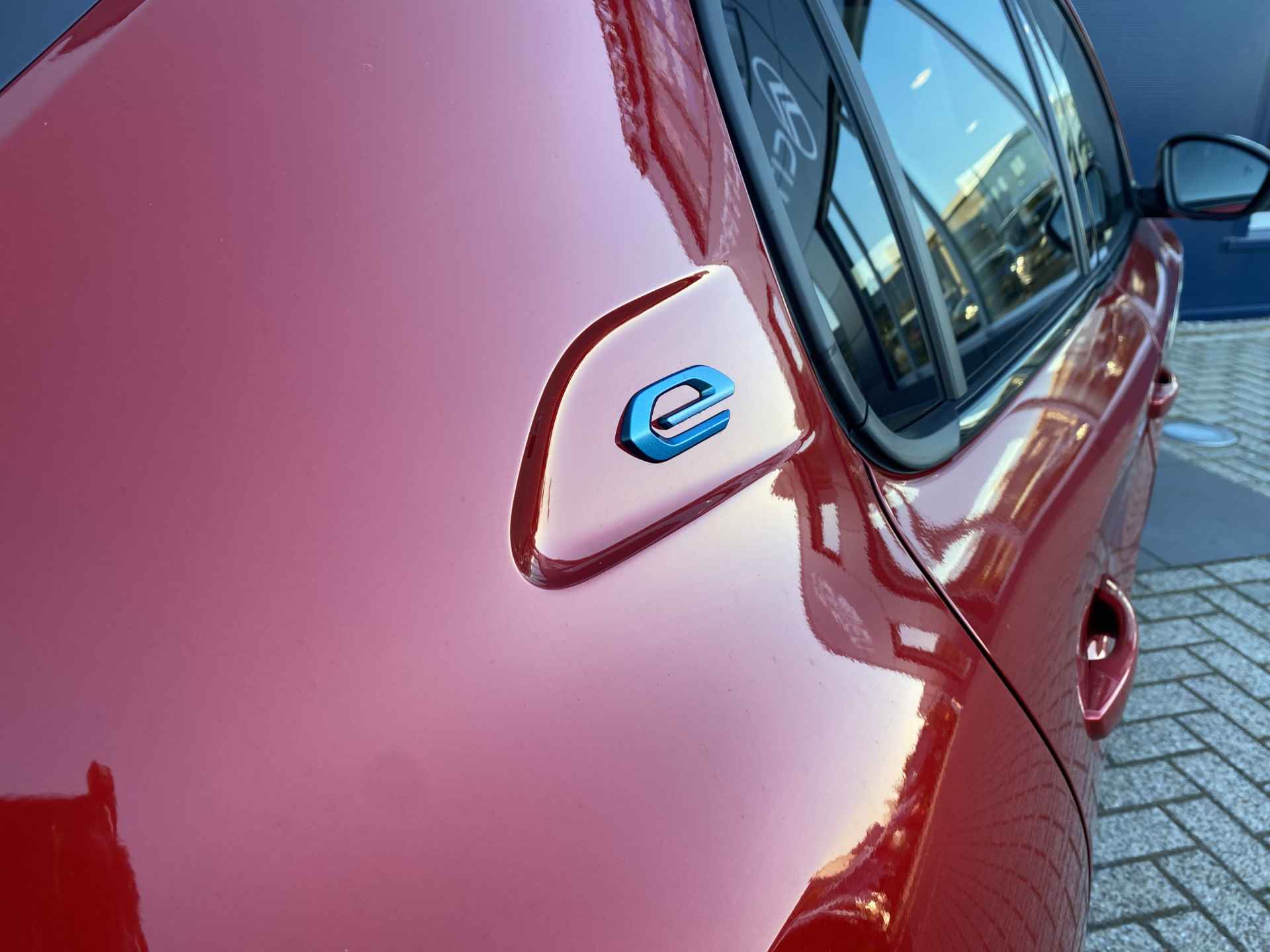 Peugeot e-208 EV GT 50 kWh | Navigatie | Climate | Keyless | Pano | Sensoren + Camera | Carplay | Stoelverwarming - 14/37