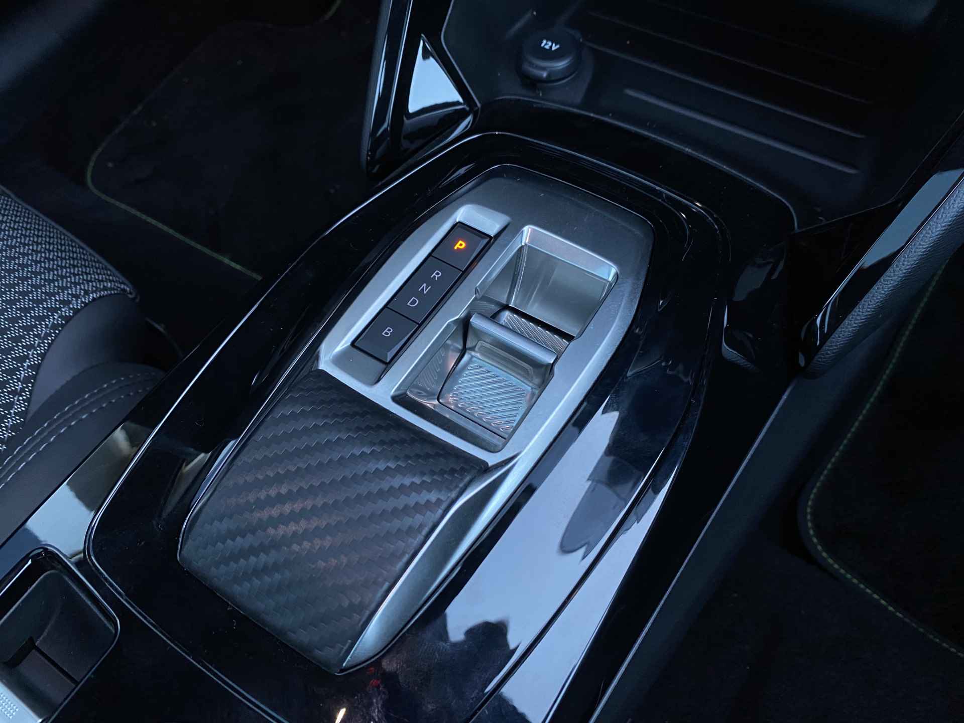 Peugeot e-208 EV GT 50 kWh | Navigatie | Climate | Keyless | Pano | Sensoren + Camera | Carplay | Stoelverwarming - 20/37