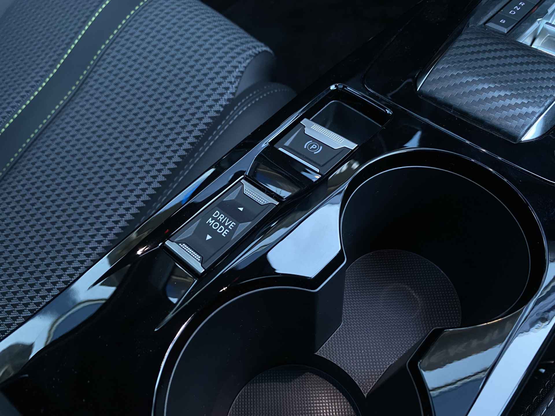 Peugeot e-208 EV GT 50 kWh | Navigatie | Climate | Keyless | Pano | Sensoren + Camera | Carplay | Stoelverwarming - 21/37