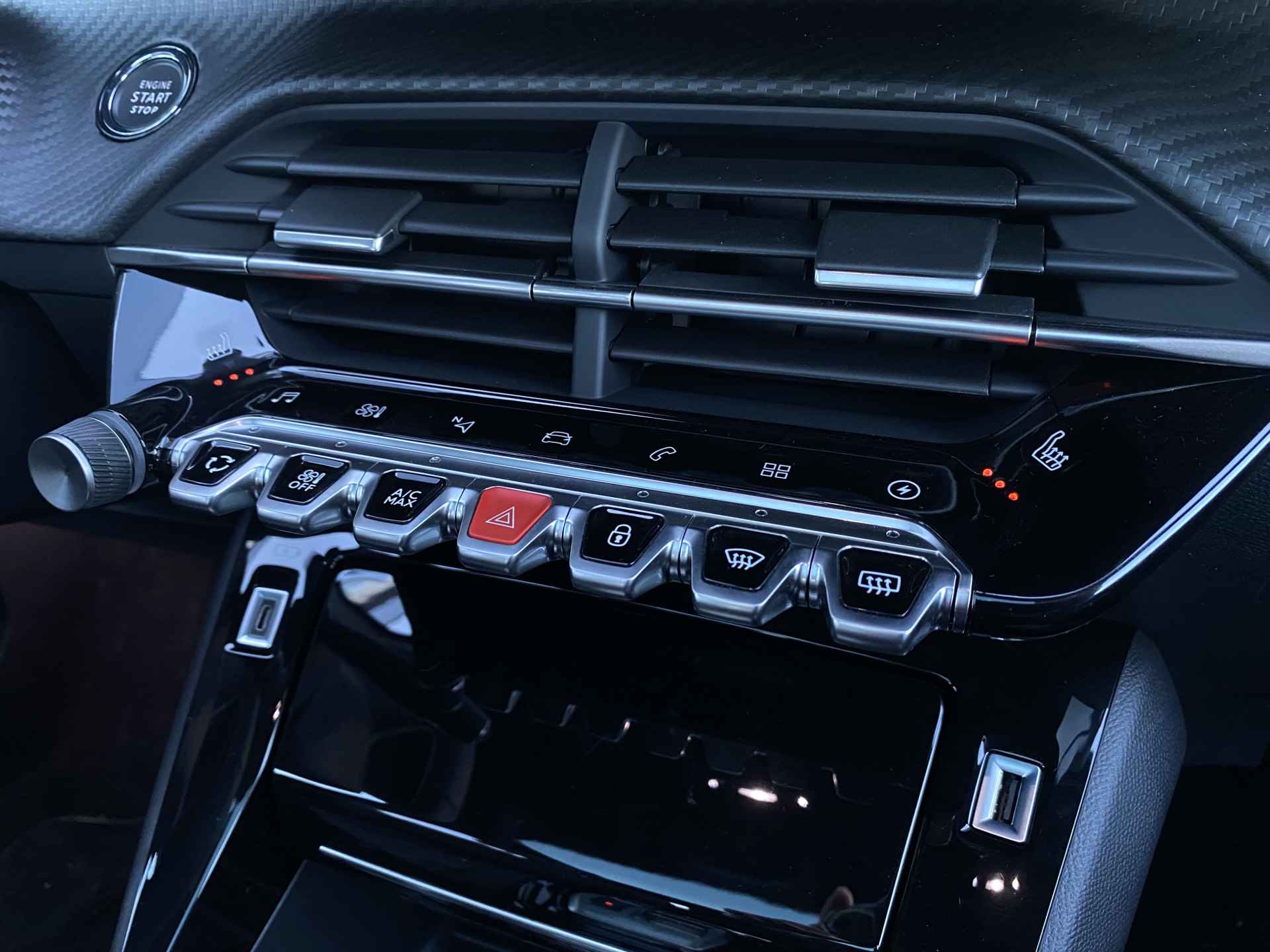 Peugeot e-208 EV GT 50 kWh | Navigatie | Climate | Keyless | Pano | Sensoren + Camera | Carplay | Stoelverwarming - 22/37