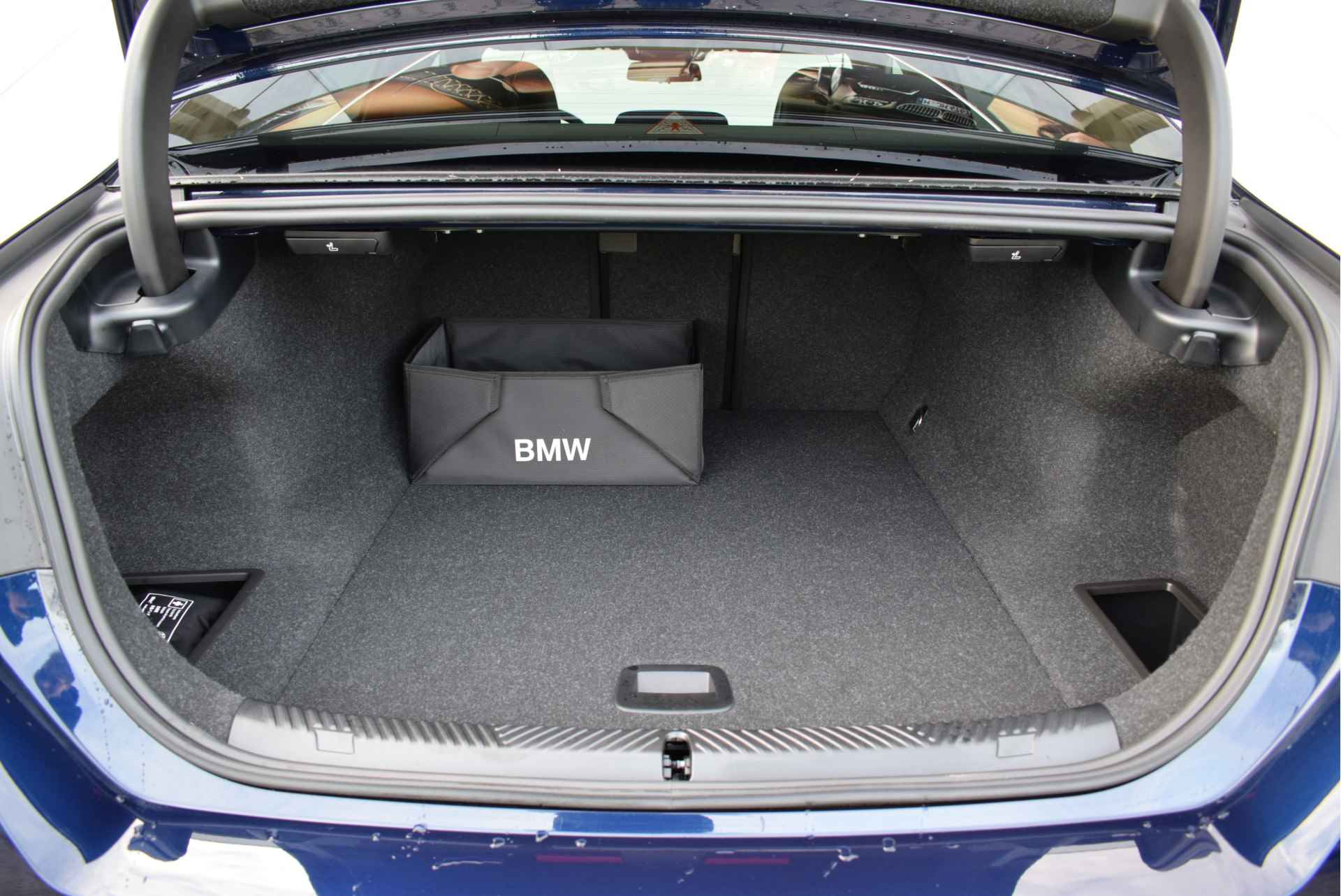 BMW i5 eDrive40 High Executive M Sport 84 kWh / Panoramadak / Trekhaak / Adaptief onderstel professional / Parking Assistant Professional / Stoelventilatie / Adaptieve LED / Comfortstoelen - 7/34