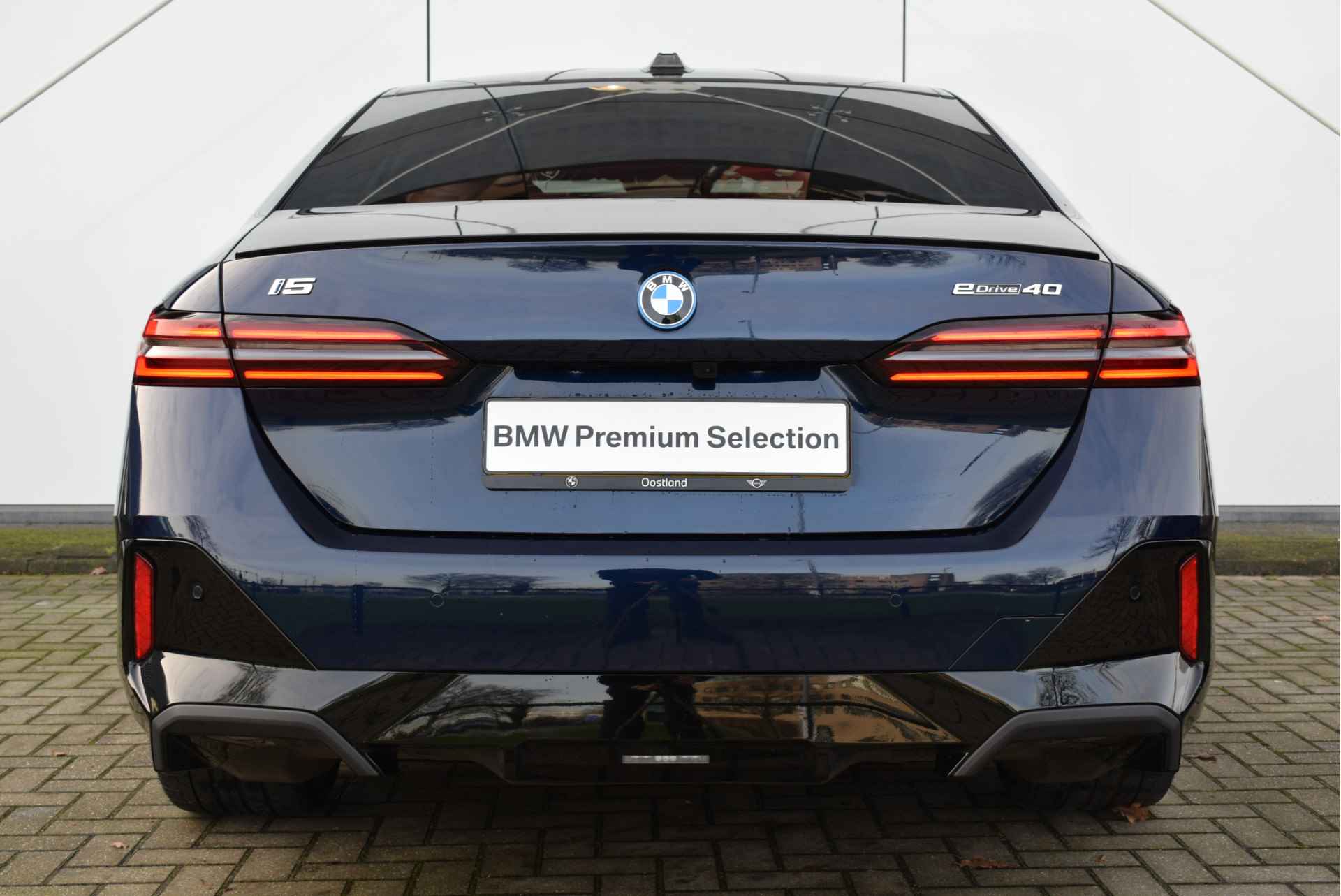 BMW i5 eDrive40 High Executive M Sport 84 kWh / Panoramadak / Trekhaak / Adaptief onderstel professional / Parking Assistant Professional / Stoelventilatie / Adaptieve LED / Comfortstoelen - 9/34