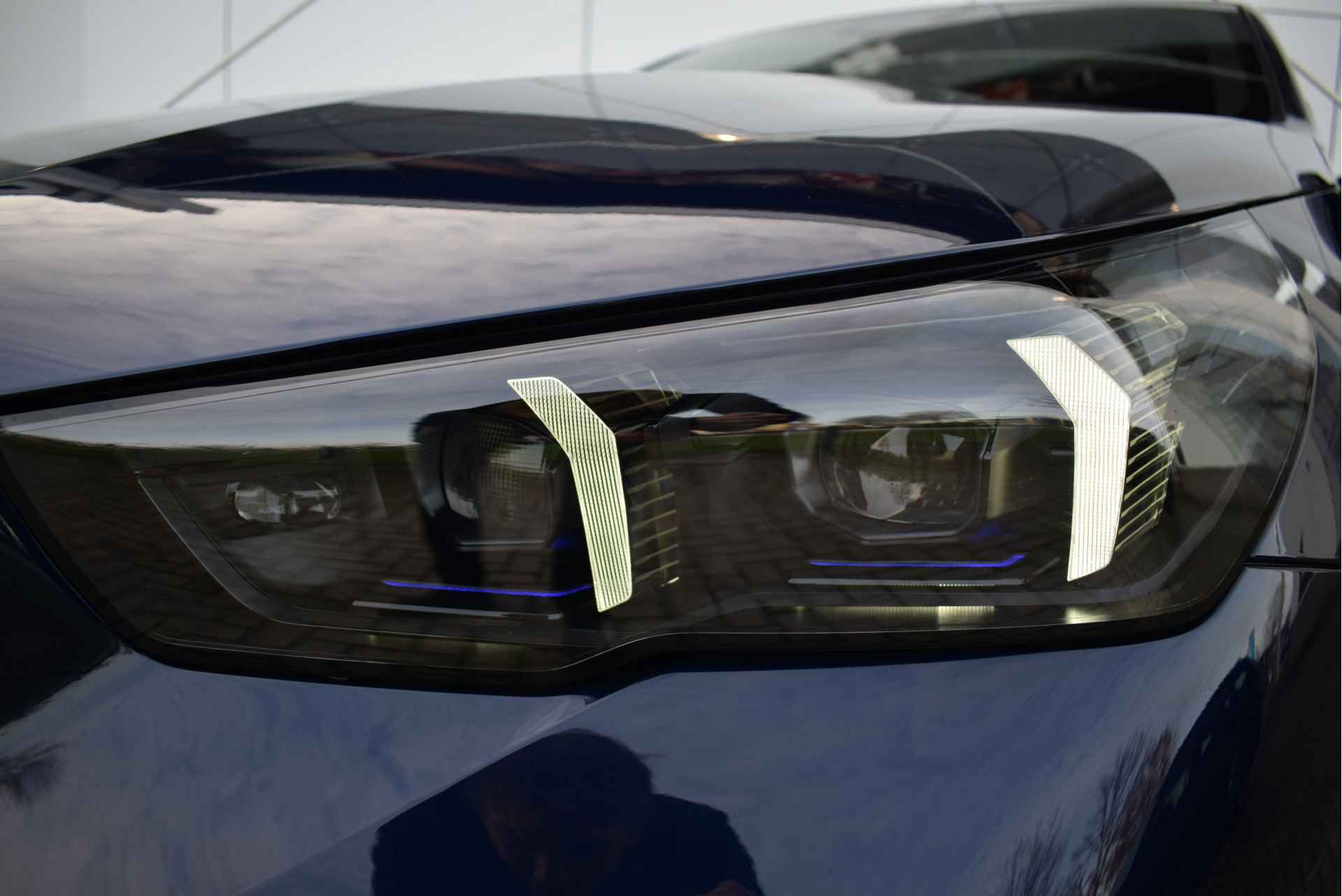 BMW i5 eDrive40 High Executive M Sport 84 kWh / Panoramadak / Trekhaak / Adaptief onderstel professional / Parking Assistant Professional / Stoelventilatie / Adaptieve LED / Comfortstoelen - 12/34