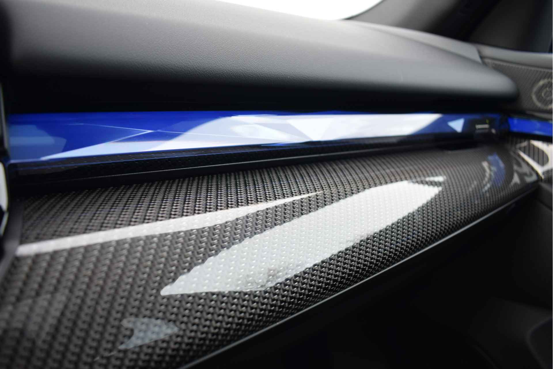 BMW i5 eDrive40 High Executive M Sport 84 kWh / Panoramadak / Trekhaak / Adaptief onderstel professional / Parking Assistant Professional / Stoelventilatie / Adaptieve LED / Comfortstoelen - 29/34