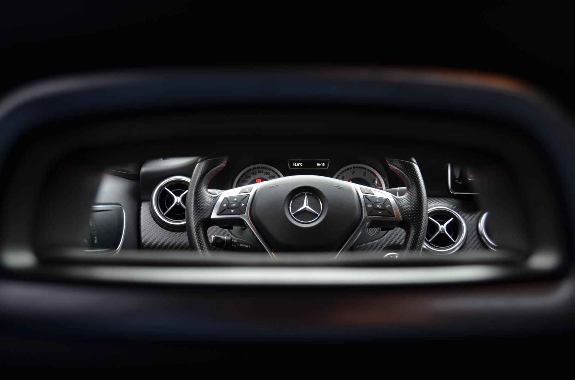Mercedes-Benz A-klasse 180 AMG SPORTLINE automaat|LEDER/ALCANTARA SPORTSTOELEN|ZWARTE HEMEL|NAVI|PRIVACY GLASS|PDC - 21/31
