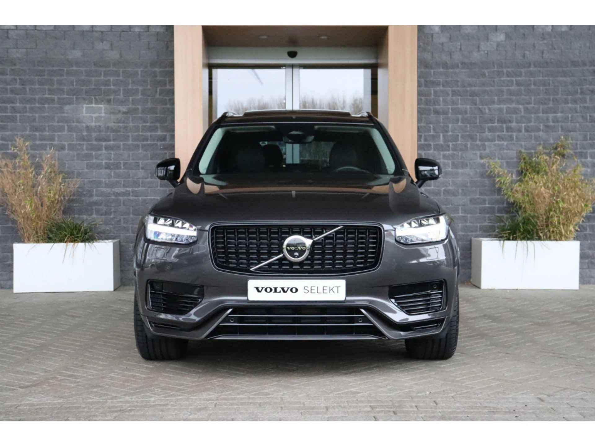 Volvo XC90 T8 AWD Recharge Ultimate Dark | Full Option | Luchtvering | Bowers & Wilkins | Trekhaak | 360° Camera | Head-Up Display | Stoelv - 4/81