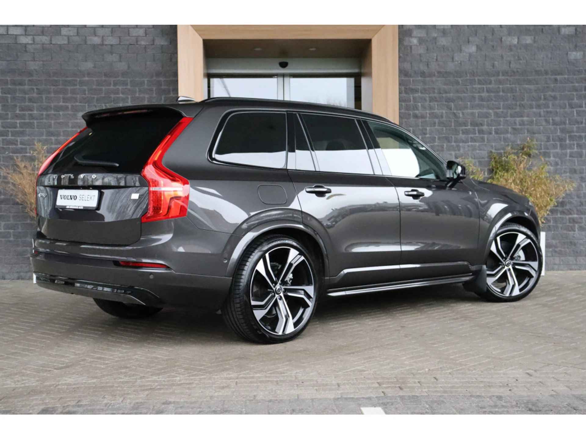 Volvo XC90 T8 AWD Recharge Ultimate Dark | Full Option | Luchtvering | Bowers & Wilkins | Trekhaak | 360° Camera | Head-Up Display | Stoelv - 6/81