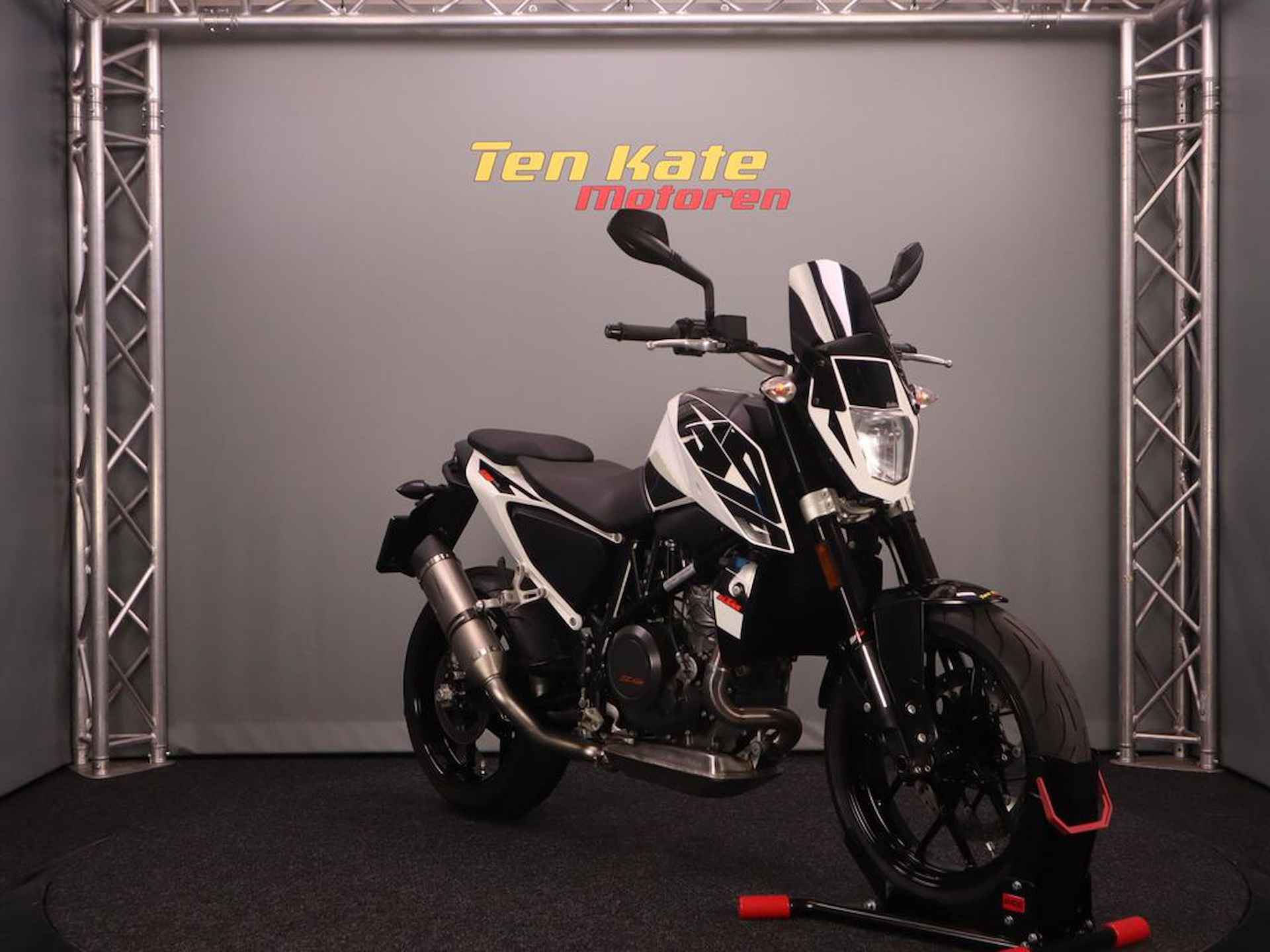 KTM KTM 690 DUKE - 2/11