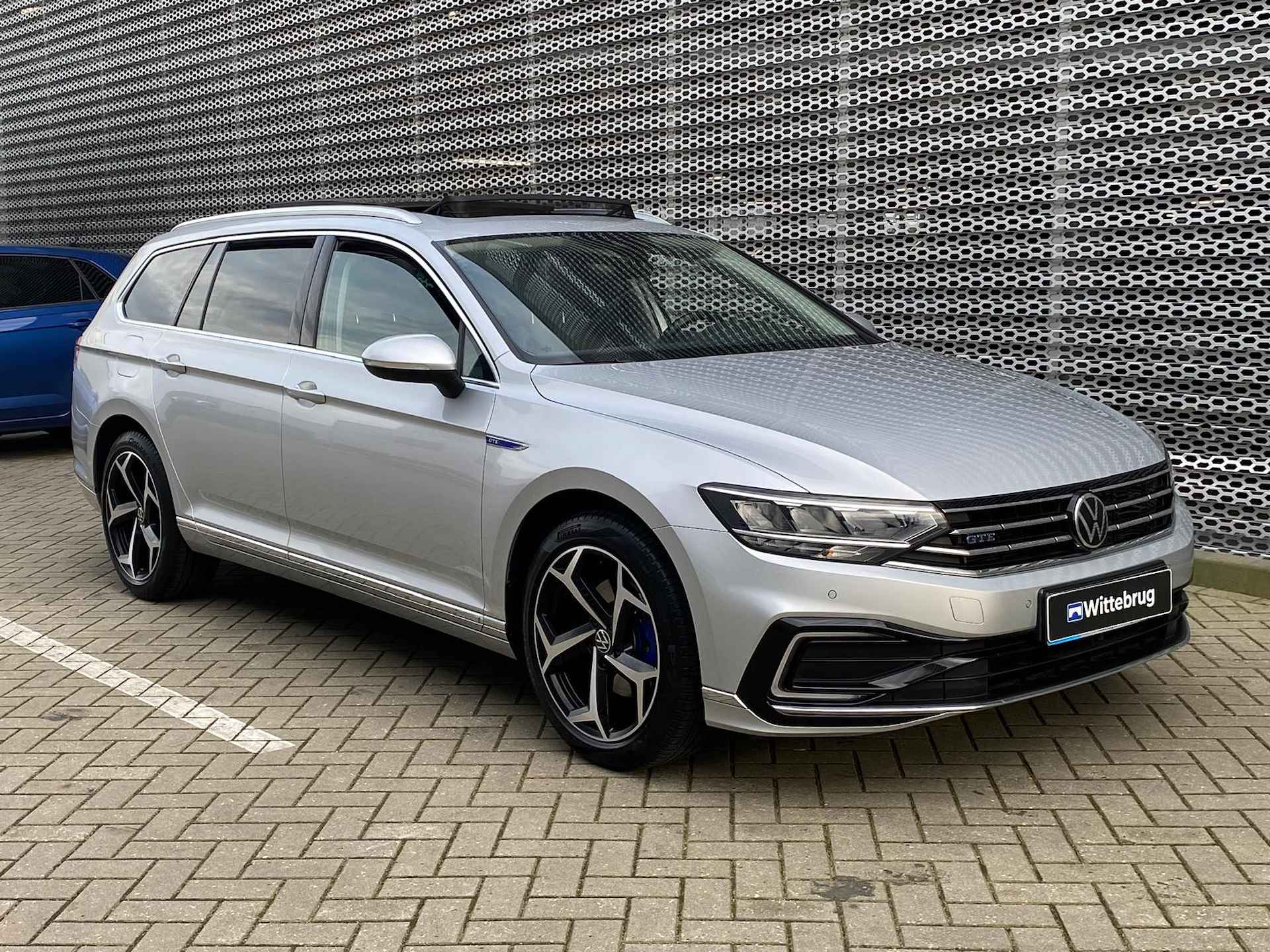 Volkswagen Passat Variant 1.4 TSI PHEV 218PK GTE / Panoramadak / Zwenkbare Trekhaak / Digitale Cockpit / Achteruitrijcamera / Stuur + Stoelverwarming P4 - 12/30