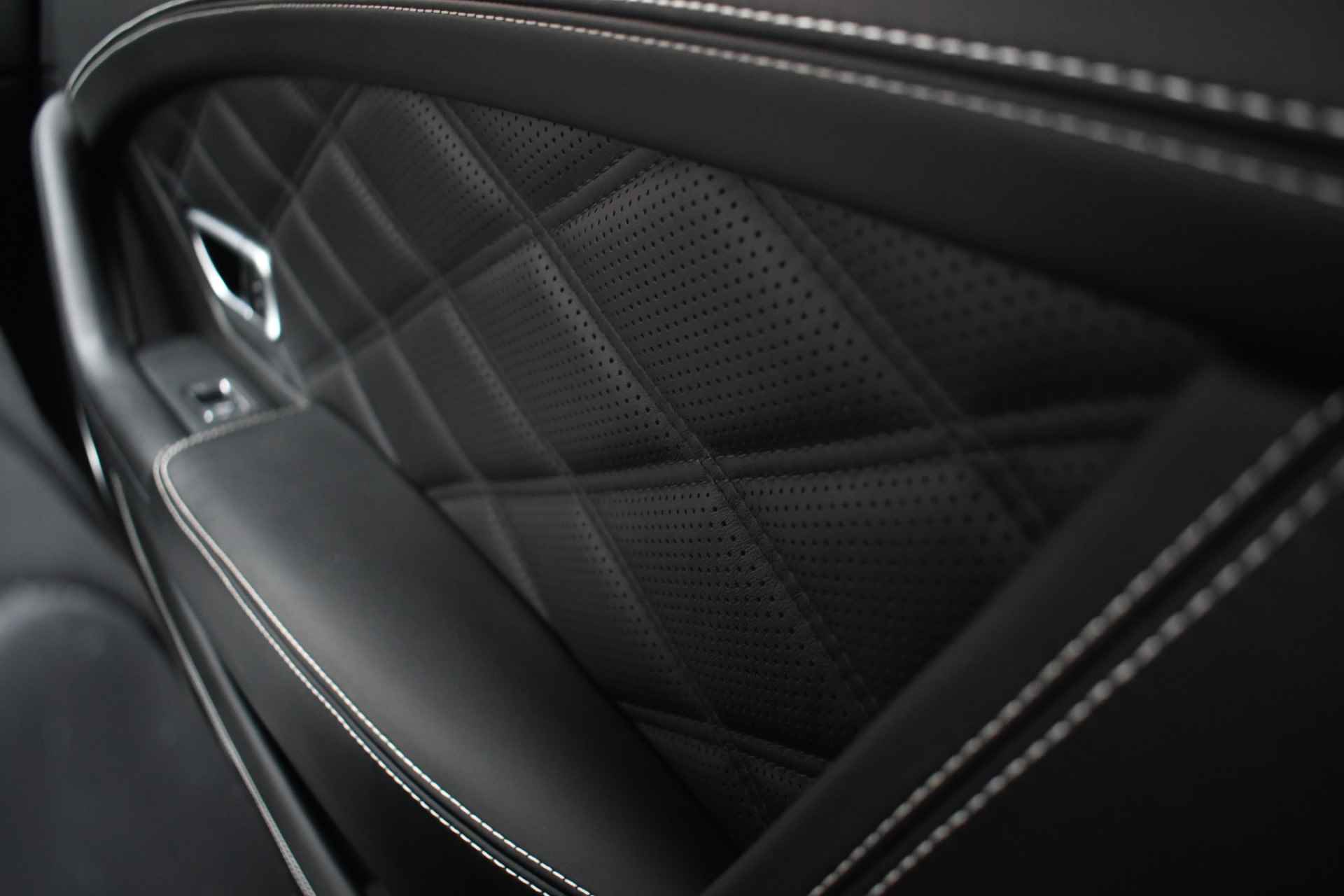 Bentley Continental GT 4.0 V8 508pk NL-auto Dealer-serviced Massage Ventilatie - 105/110