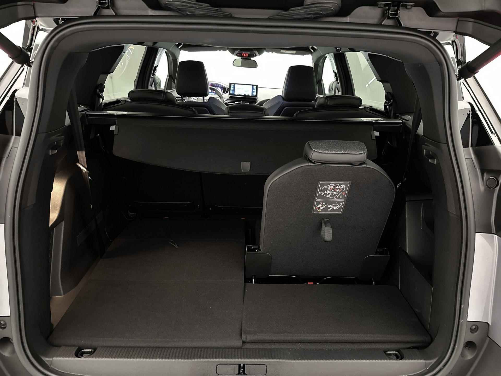 Peugeot 5008 SUV Allure Pack Business 130pk Automaat | Navigatie | Achteruitrijcamera | Climate Control | Keyless | Handsfree Achterklep | Dodehoeksensor | Parkeersensoren v+a | Cruise Control | Led koplampen | Apple Carplay / Android Auto | Bluetooth | DAB+ radio | Donker getint glas | 18" lichtmetalen velgen | - 16/34