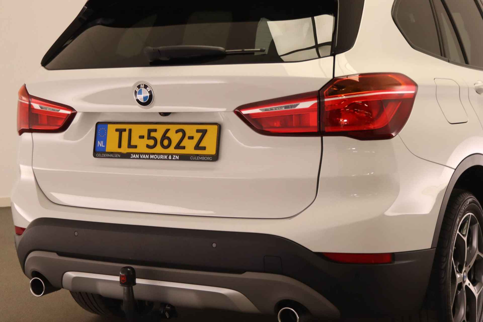 BMW X1 sDrive20i Orange Edition II | LEDER | TREKHAAK AFN. | 1800 KG TREKGEWICHT - 15/49