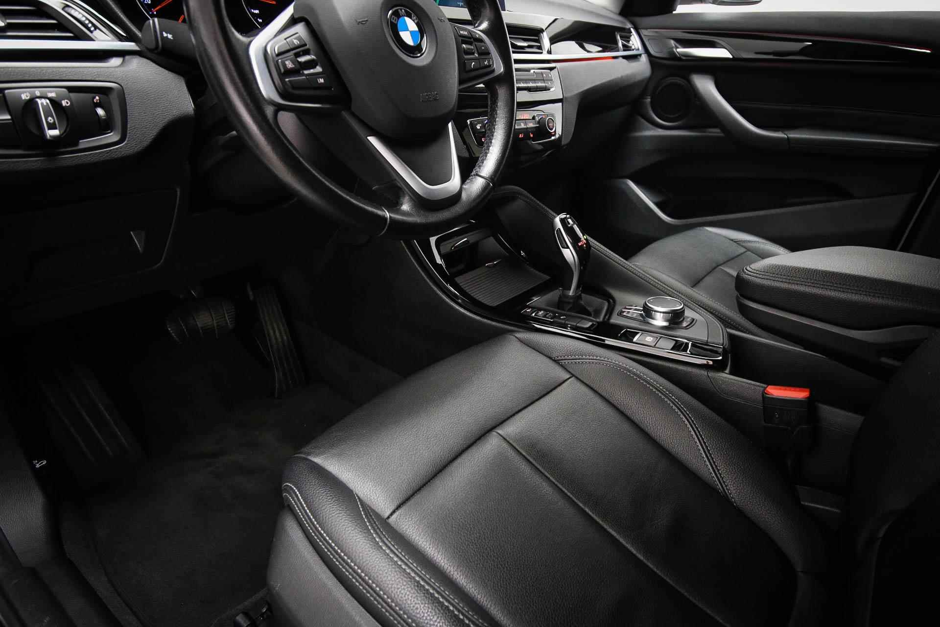 BMW X1 sDrive20i Orange Edition II | LEDER | TREKHAAK AFN. | 1800 KG TREKGEWICHT - 22/49