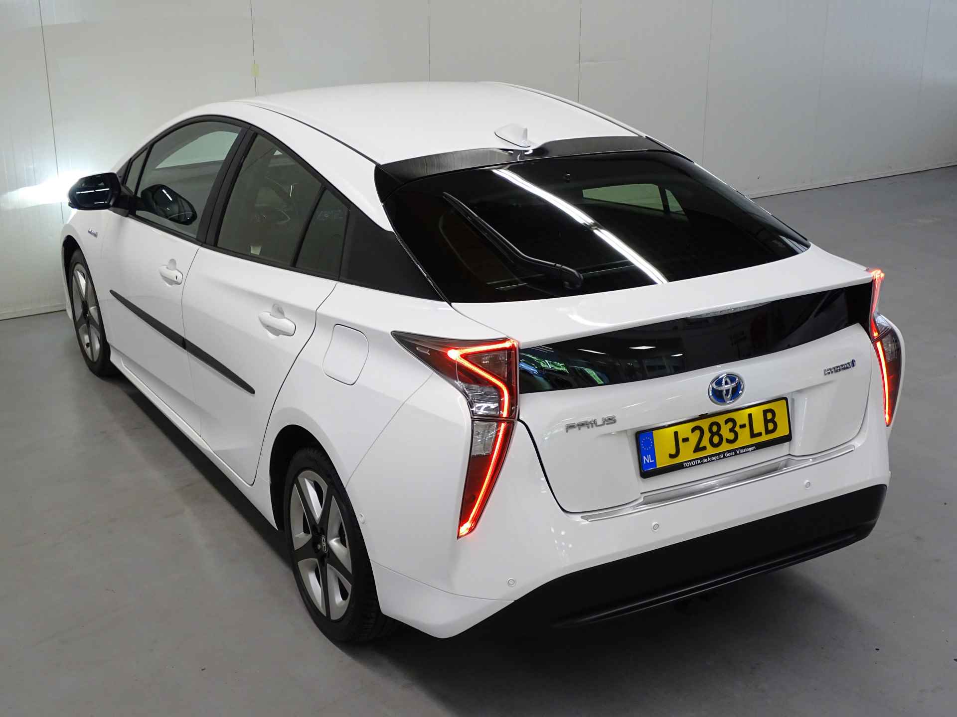 Toyota Prius 1.8 Executive - 15/39