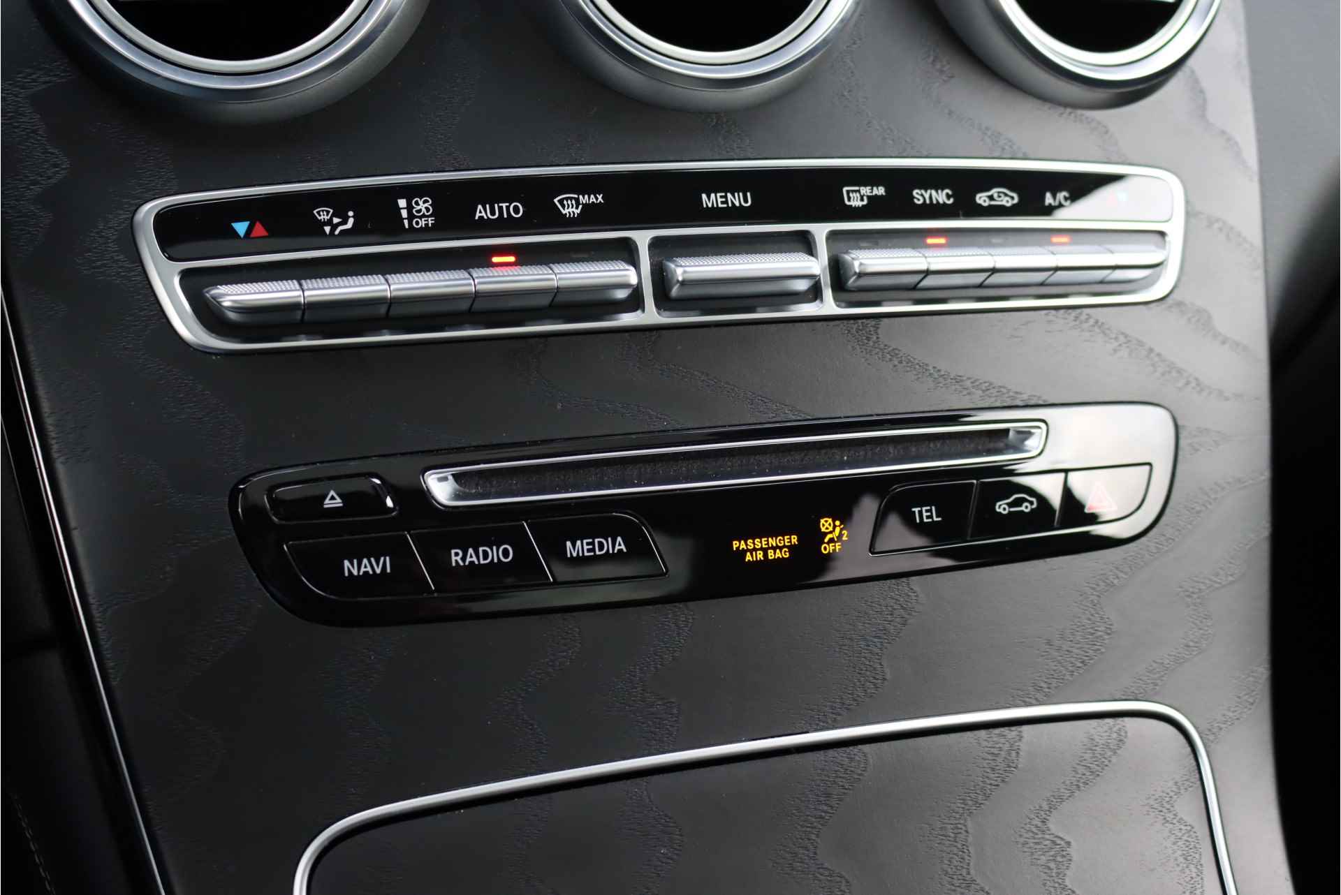 Mercedes-Benz GLC 220 d 4-MATIC Aut9, Panoramadak, Camera, Head-up Display, Trekhaak, Burmester, Dodehoekassistent, Led Intelligent Light System, Etc. - 19/45