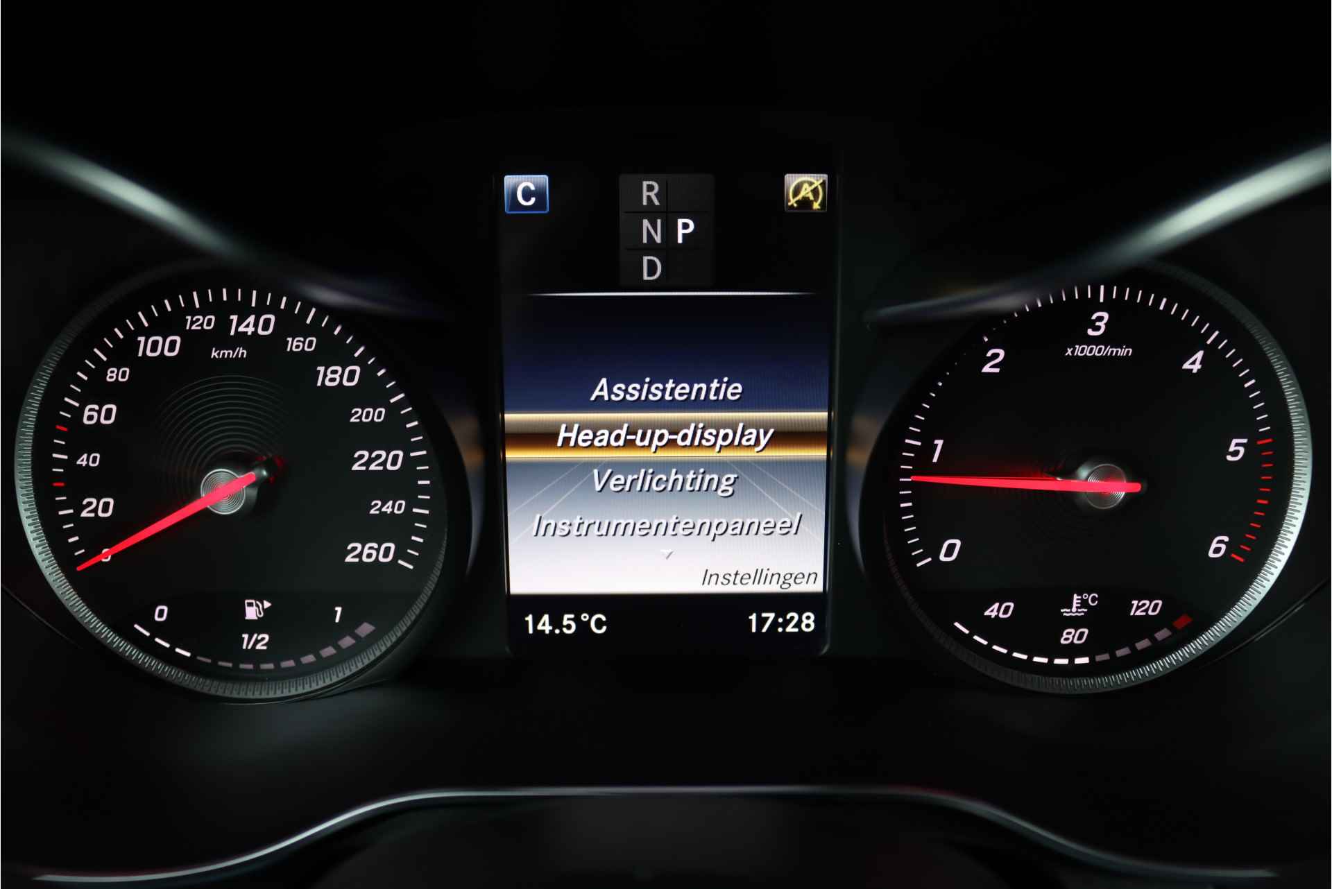 Mercedes-Benz GLC 220 d 4-MATIC Aut9, Panoramadak, Camera, Head-up Display, Trekhaak, Burmester, Dodehoekassistent, Led Intelligent Light System, Etc. - 33/45