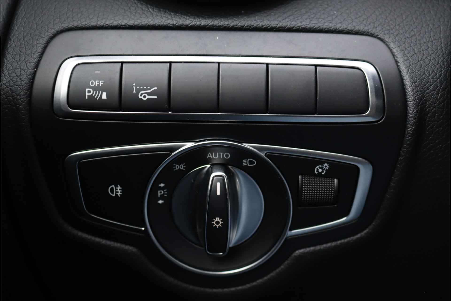 Mercedes-Benz GLC 220 d 4-MATIC Aut9, Panoramadak, Camera, Head-up Display, Trekhaak, Burmester, Dodehoekassistent, Led Intelligent Light System, Etc. - 36/45