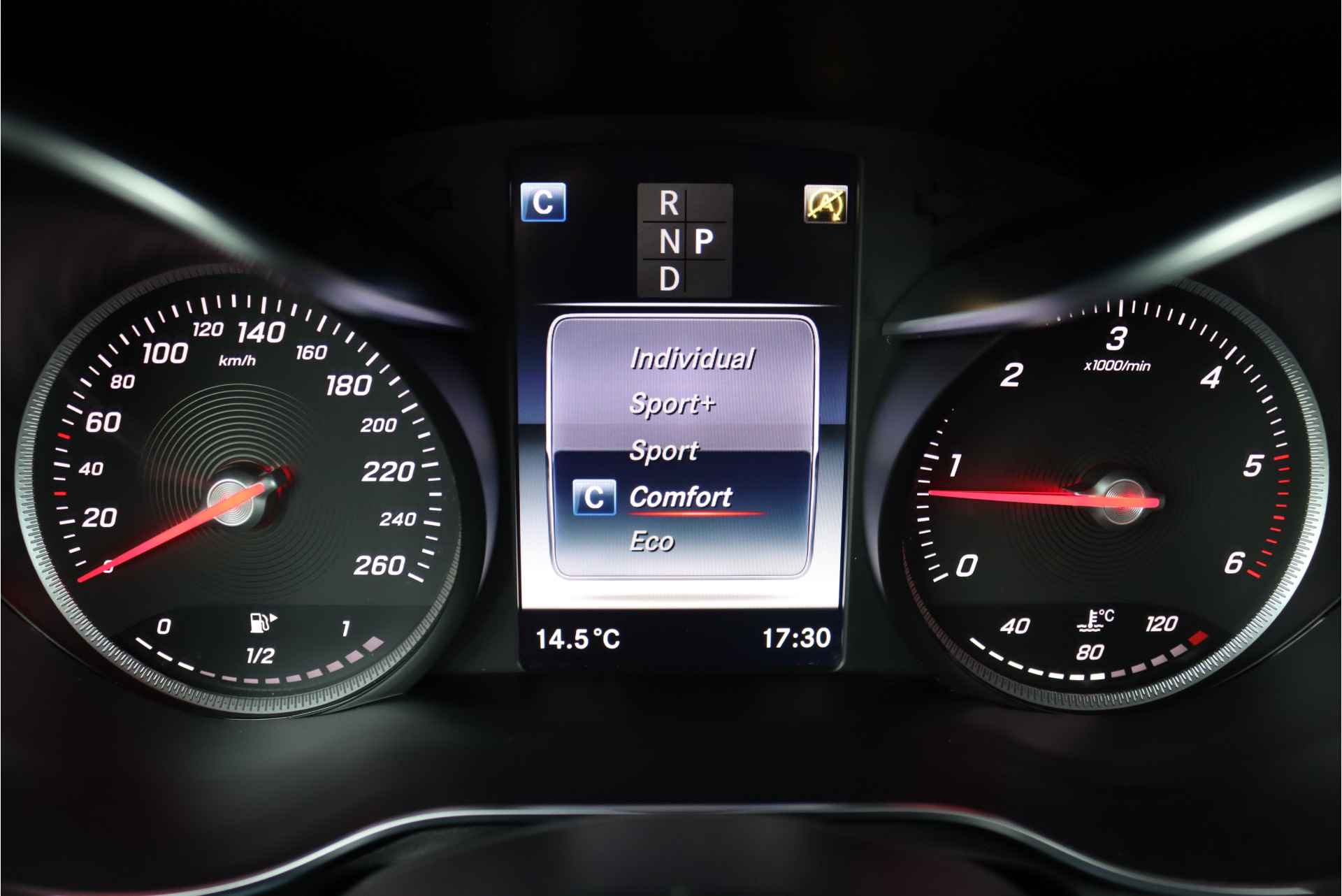 Mercedes-Benz GLC 220 d 4-MATIC Aut9, Panoramadak, Camera, Head-up Display, Trekhaak, Burmester, Dodehoekassistent, Led Intelligent Light System, Etc. - 39/45