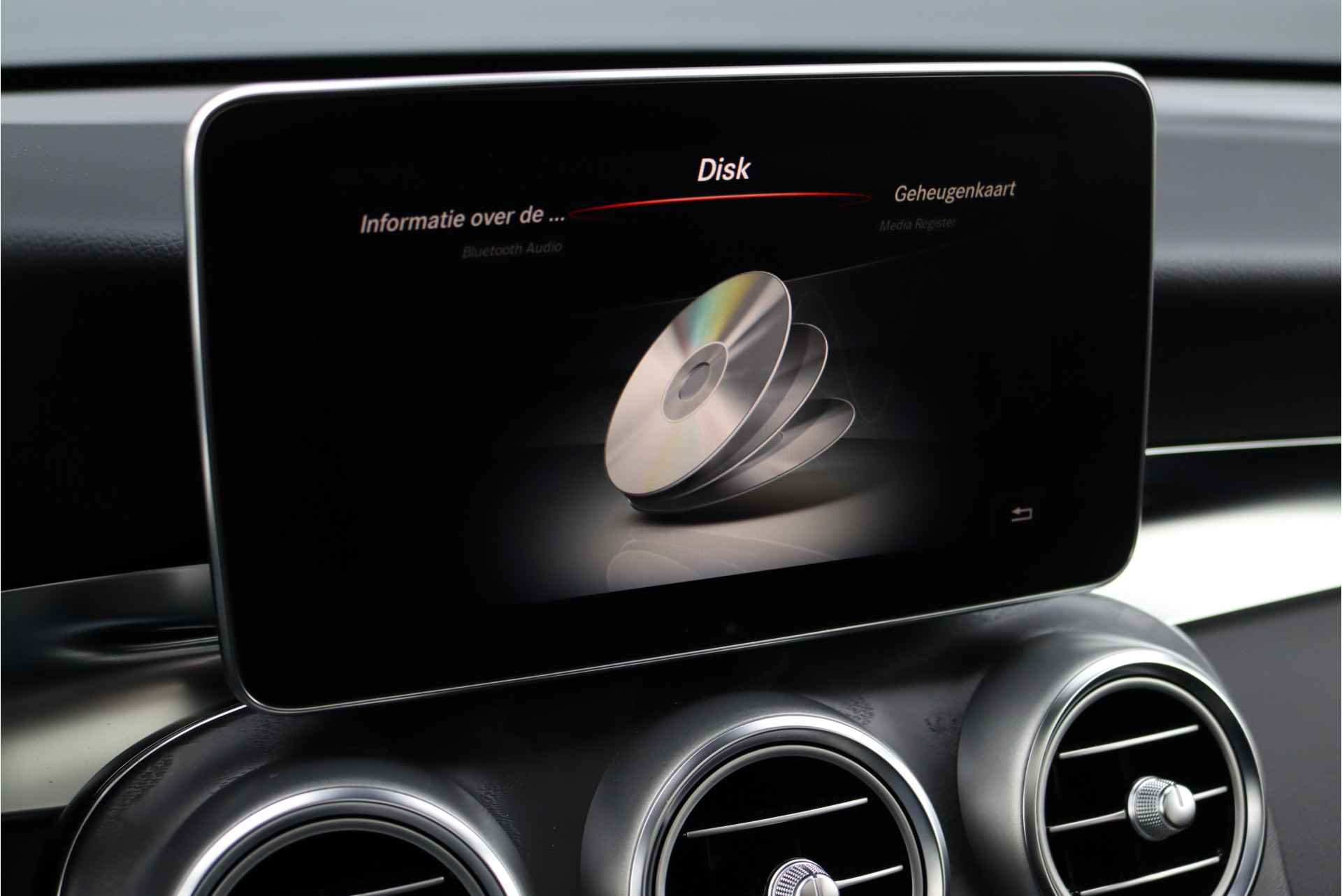 Mercedes-Benz GLC 220 d 4-MATIC Aut9, Panoramadak, Camera, Head-up Display, Trekhaak, Burmester, Dodehoekassistent, Led Intelligent Light System, Etc. - 43/45