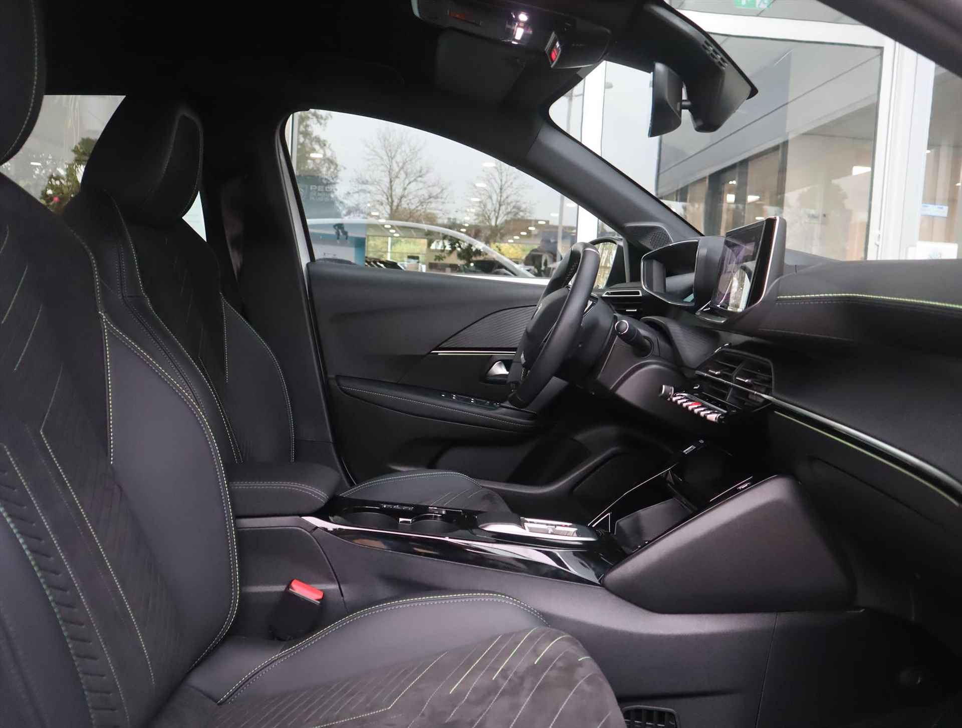 Peugeot e-208 GT EV 51kWh 156pk, Rijklaarprijs, Keyless entry El. verstelbare stoelen met massagefunctie en alcantara Camera voor en achter - 6/81