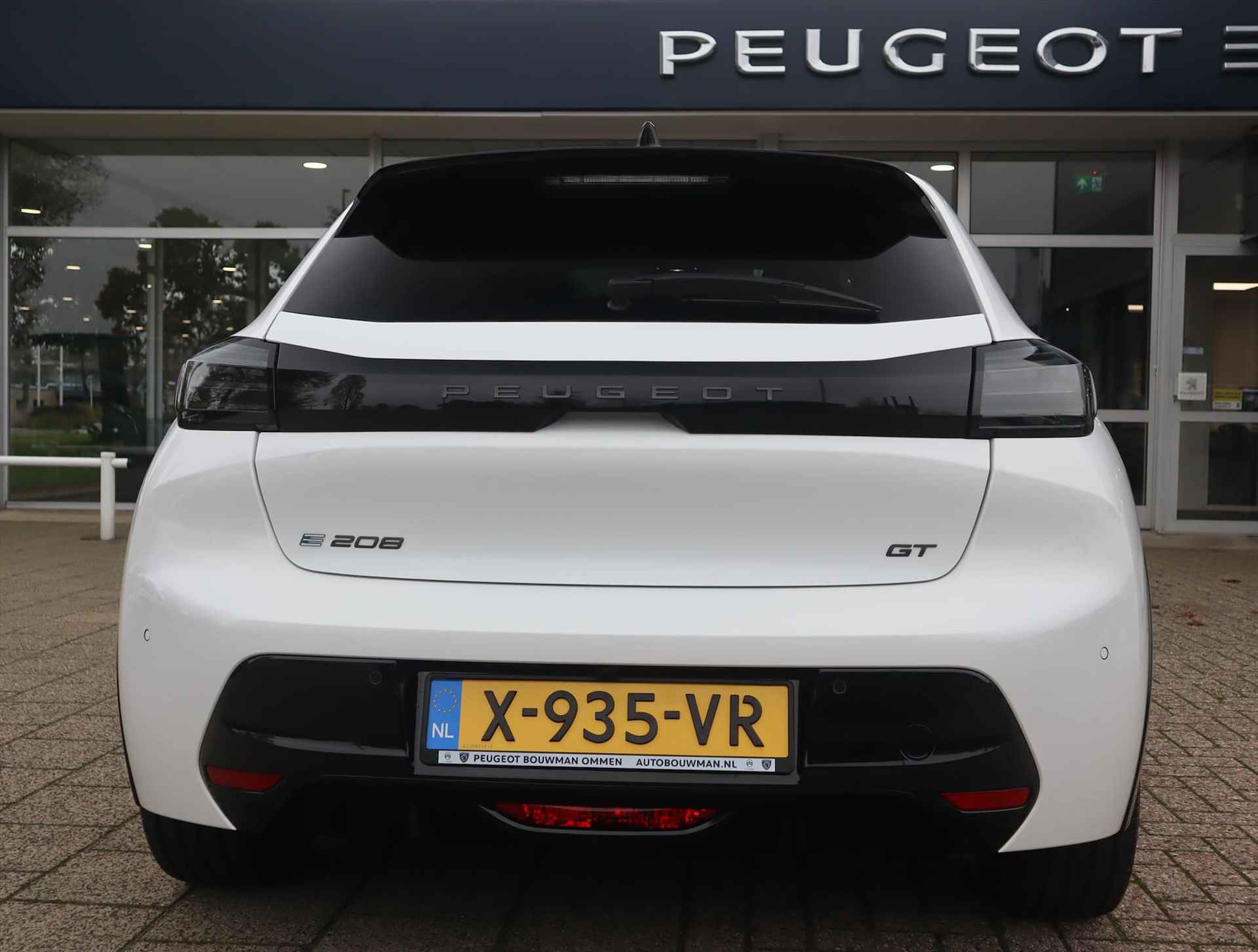 Peugeot e-208 GT EV 51kWh 156pk, Rijklaarprijs, Keyless entry El. verstelbare stoelen met massagefunctie en alcantara Camera voor en achter - 14/81