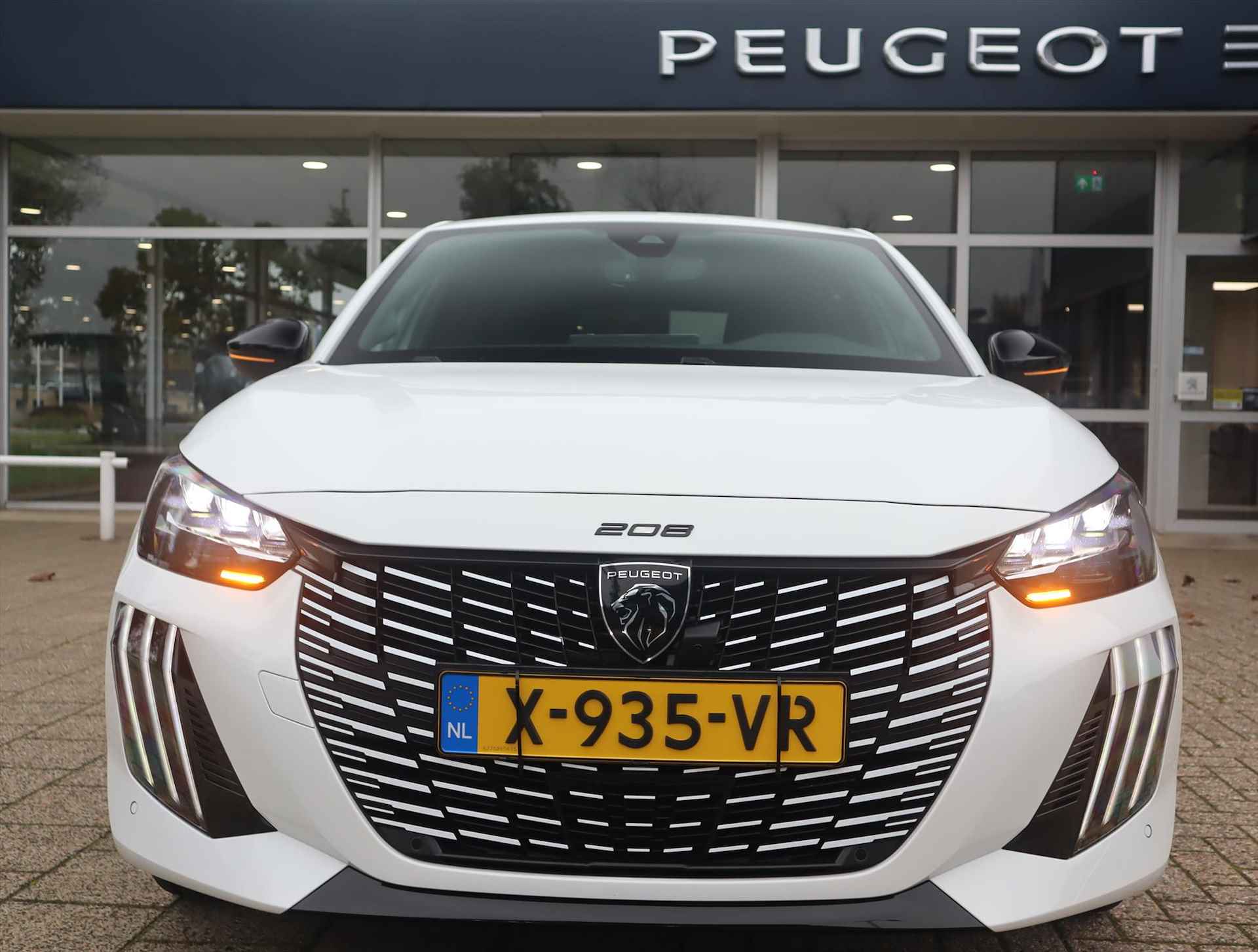 Peugeot e-208 GT EV 51kWh 156pk, Rijklaarprijs, Keyless entry El. verstelbare stoelen met massagefunctie en alcantara Camera voor en achter - 17/81