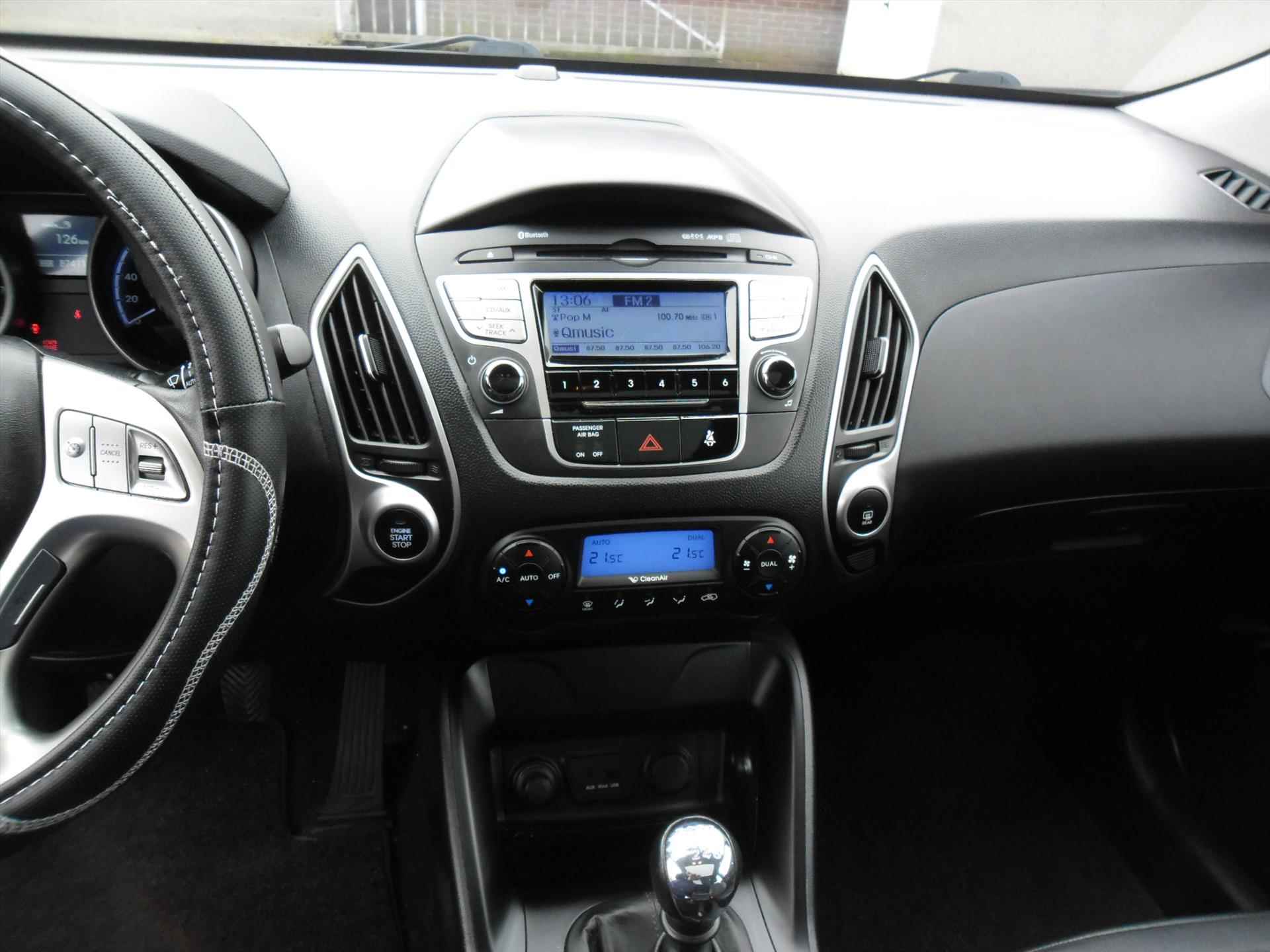 Hyundai IX35 1.6i GDI BLUE 135PK STYLE ECC LMV 1/2 LEDER SCHUIFDAK TREKHAAK PDC 87402 KM RIJKLAARPRIJS - 5/20