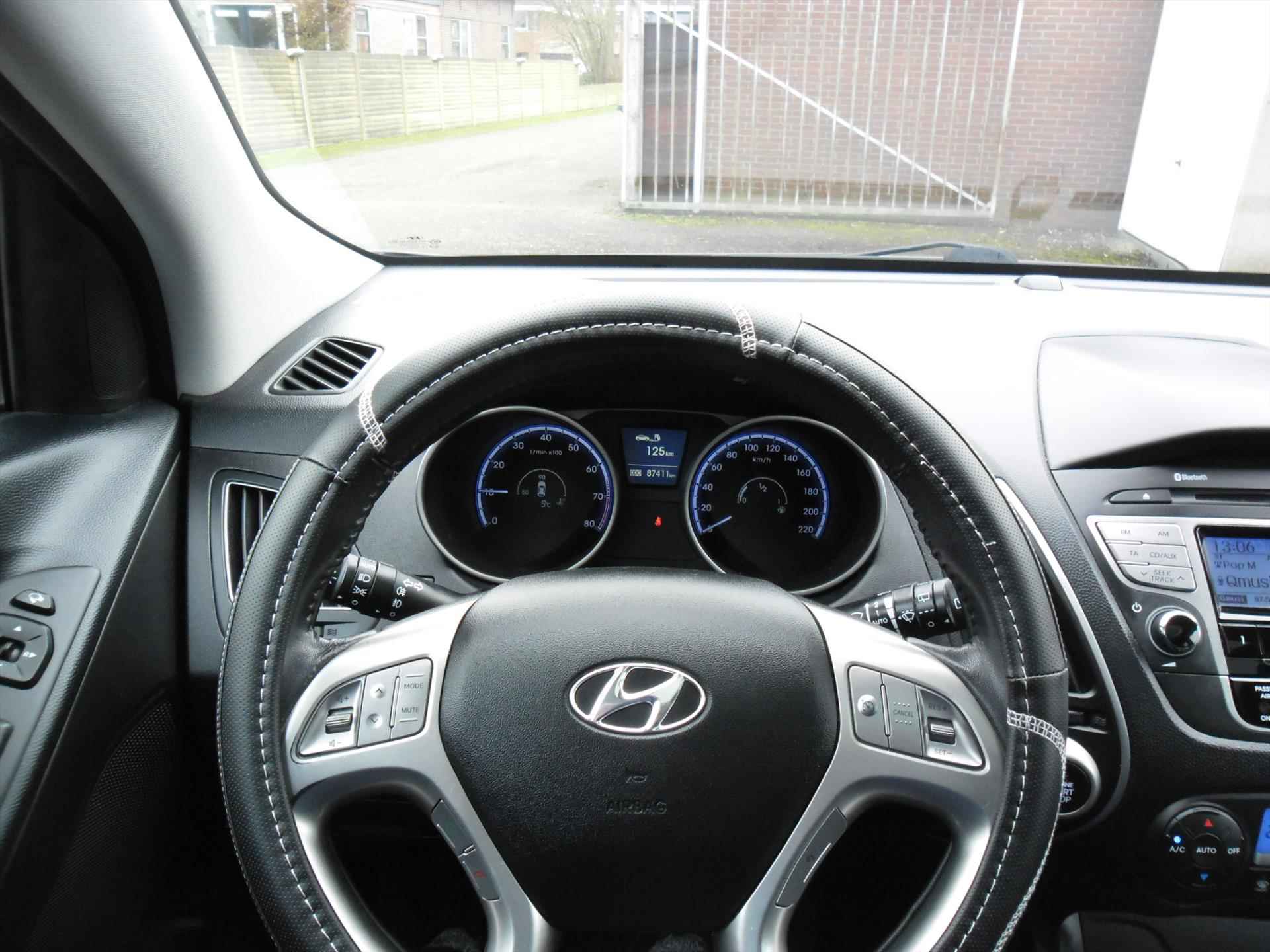 Hyundai IX35 1.6i GDI BLUE 135PK STYLE ECC LMV 1/2 LEDER SCHUIFDAK TREKHAAK PDC 87402 KM RIJKLAARPRIJS - 6/20