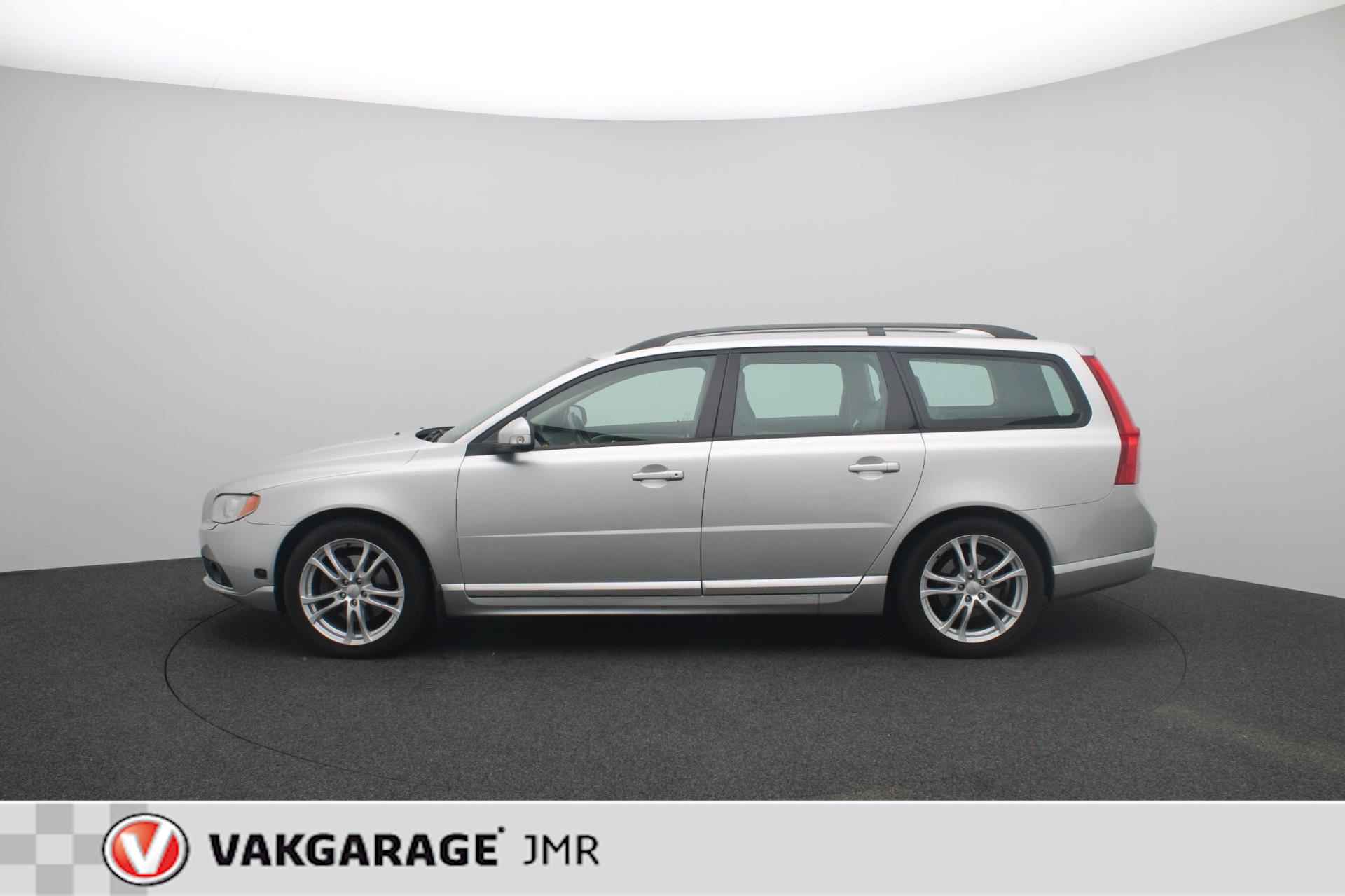 Volvo V70 2.5FT Momentum Youngtimer Trekhaak - PDC Achter - Stoel + Achterbank verwarming - Bluetooth - Climate en Cruise Control - 4/39