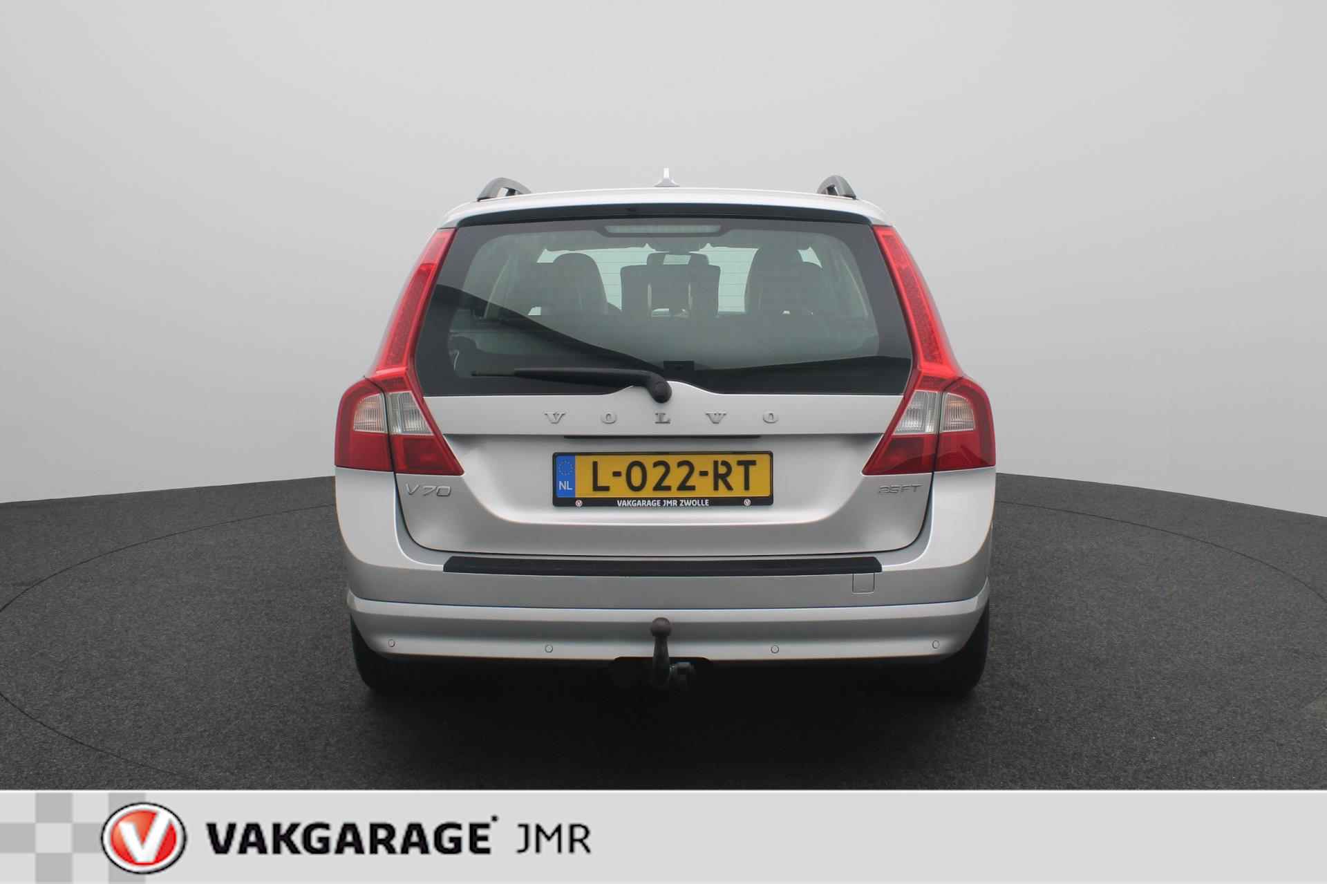Volvo V70 2.5FT Momentum Youngtimer Trekhaak - PDC Achter - Stoel + Achterbank verwarming - Bluetooth - Climate en Cruise Control - 5/39